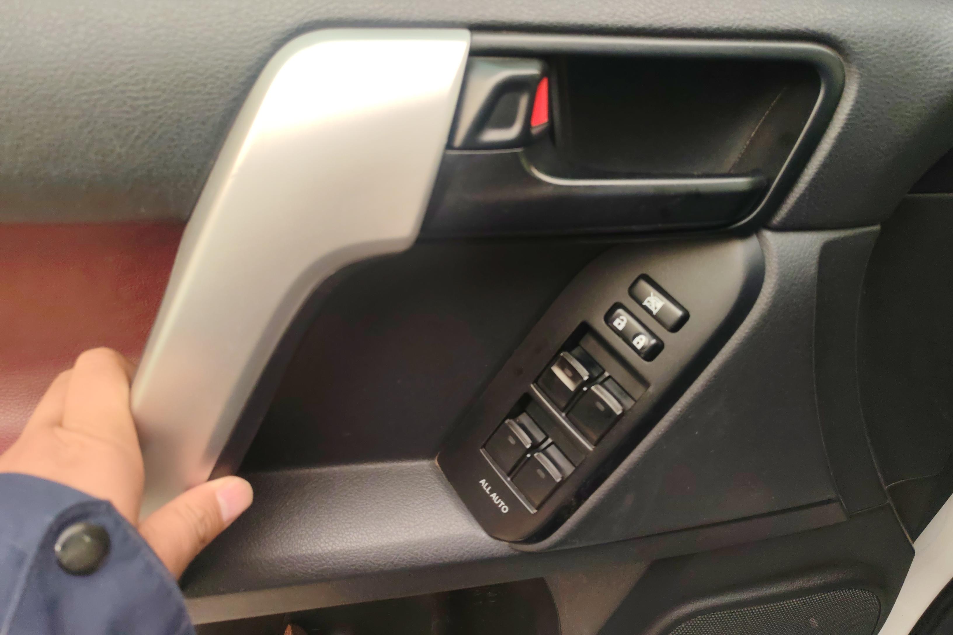 丰田普拉多 2016款 2.7L 自动 四驱 豪华型 (国Ⅴ) 