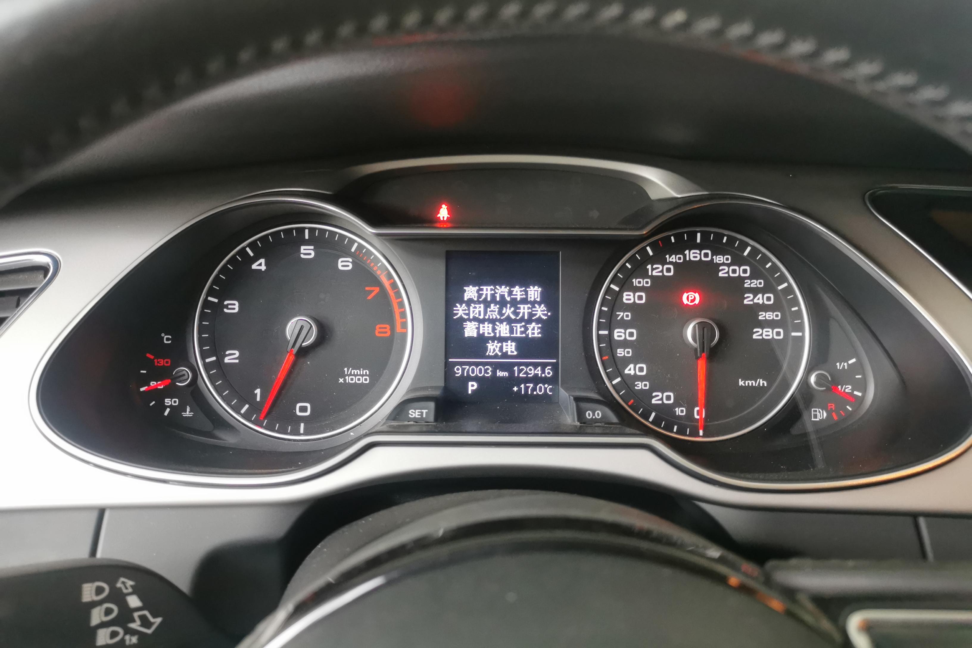 奥迪A4L 2013款 2.0T 自动 舒适型 (国Ⅳ) 
