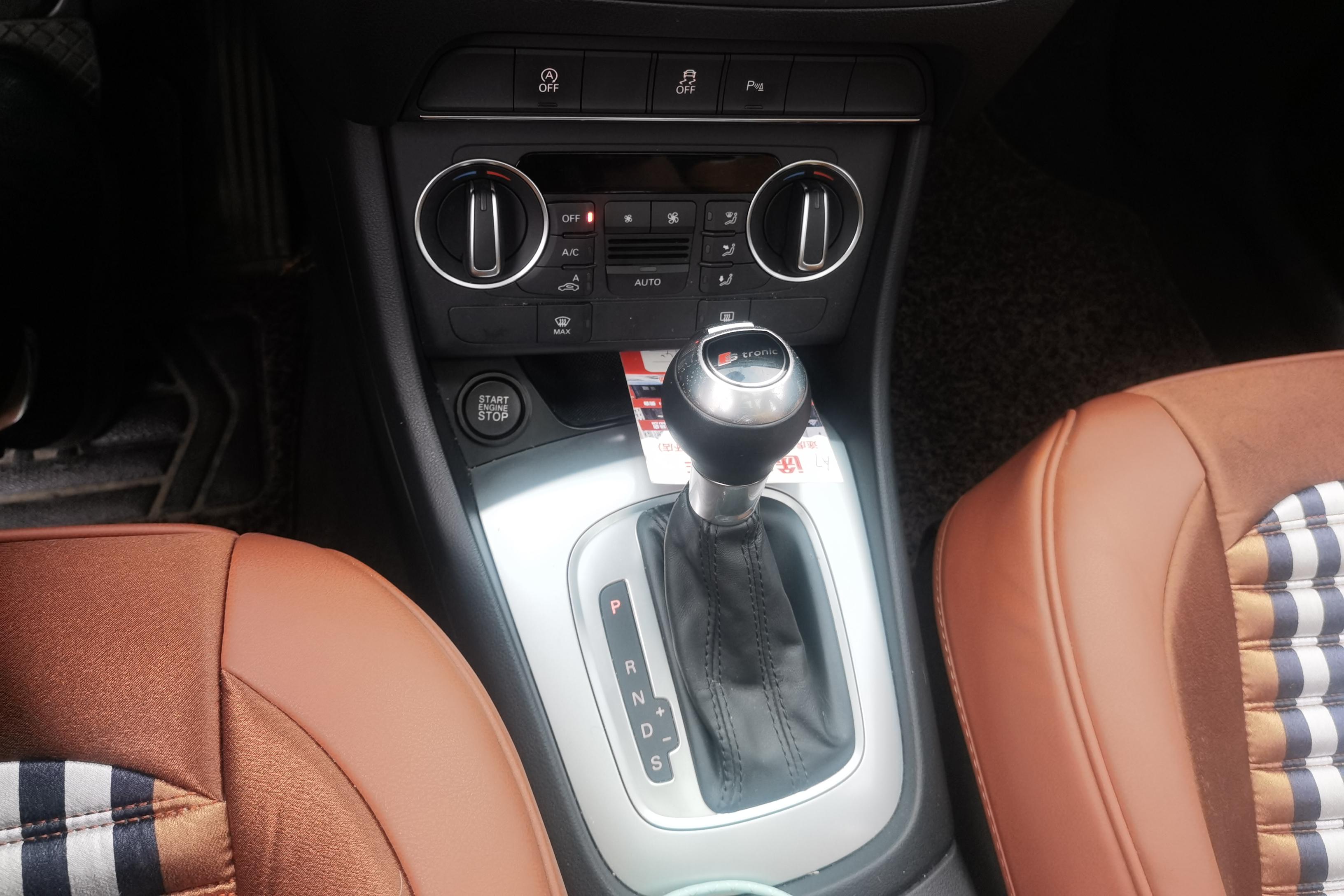 奥迪Q3 35TFSI 2018款 2.0T 自动 前驱 时尚型30周年纪念版 (国Ⅴ) 