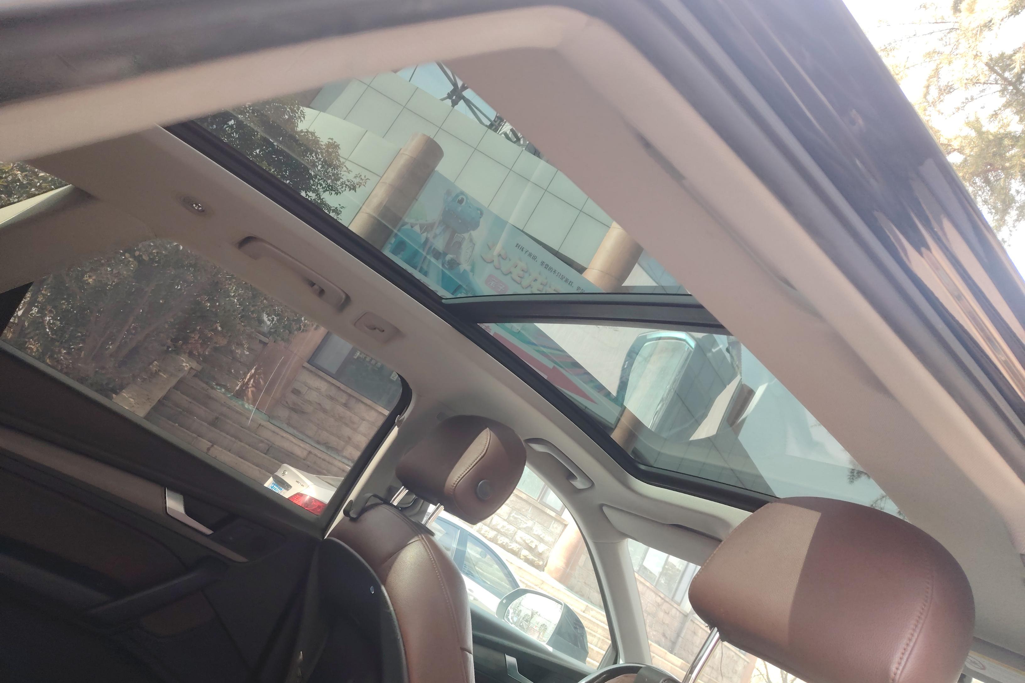 奥迪Q5L 40TFSI 2018款 2.0T 自动 荣享进取型 (国Ⅴ) 