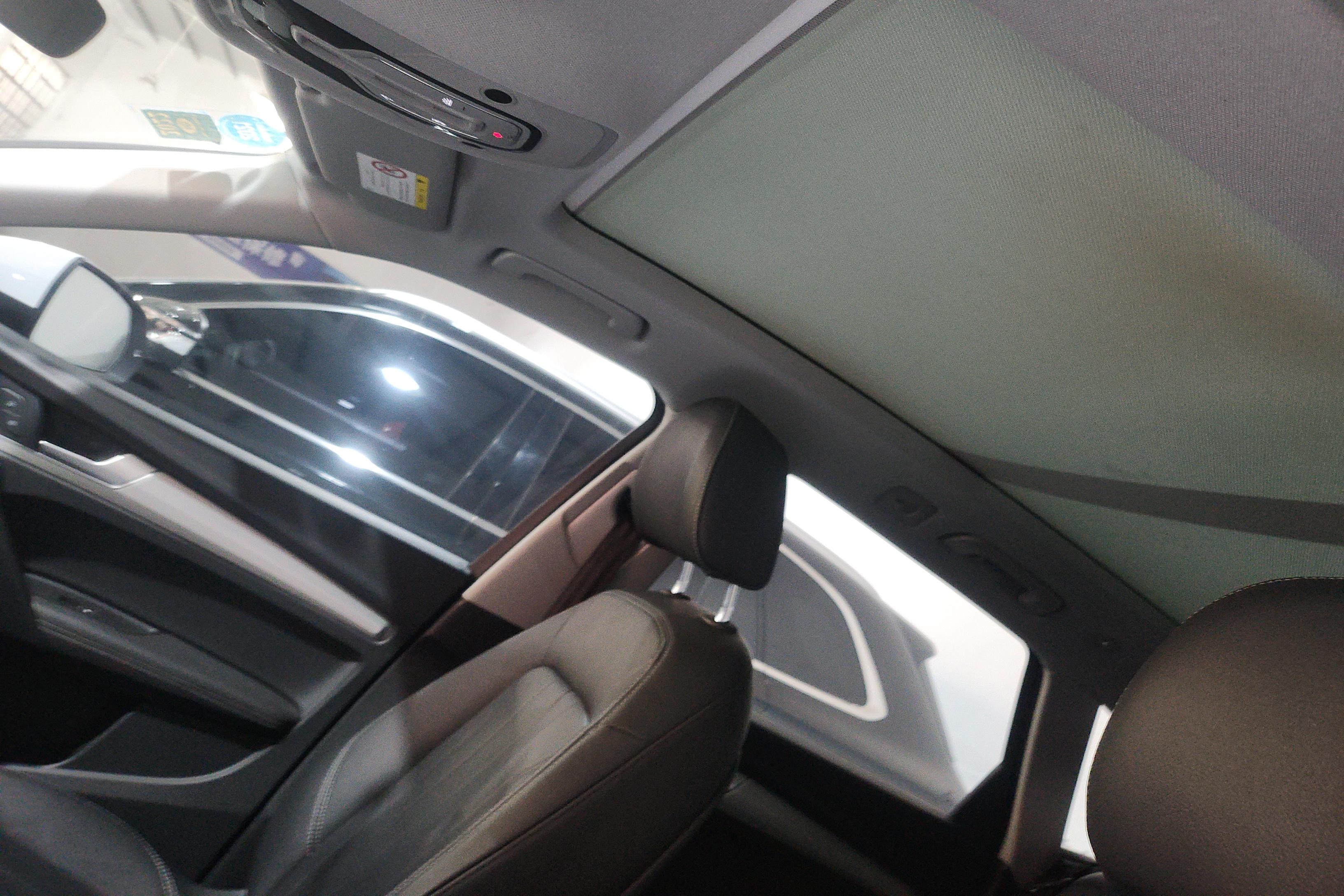 奥迪Q5L 40TFSI 2020款 2.0T 自动 荣享时尚型 (国Ⅵ) 