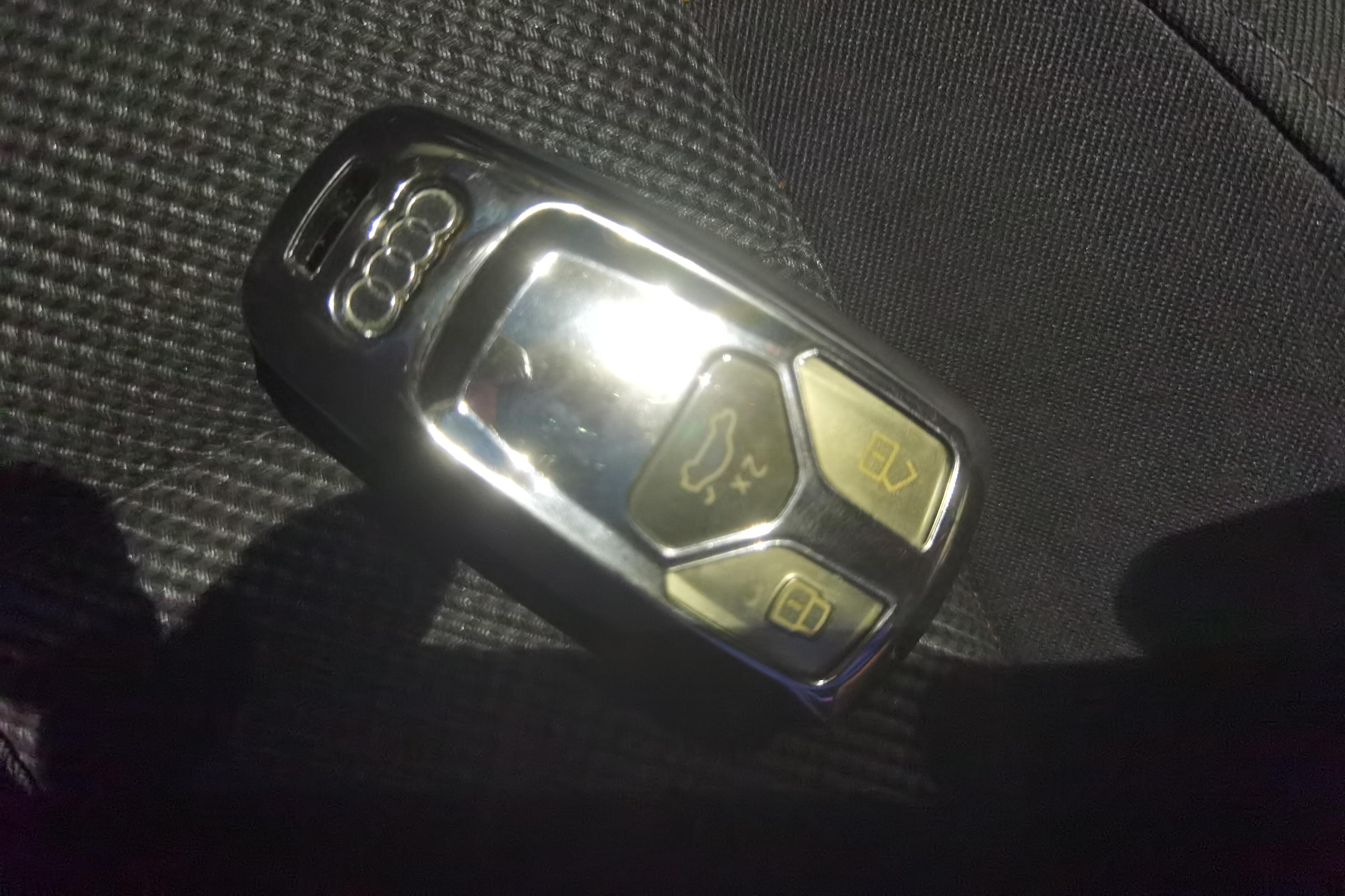 奥迪A4L 2019款 2.0T 自动 进取型 (国Ⅵ) 