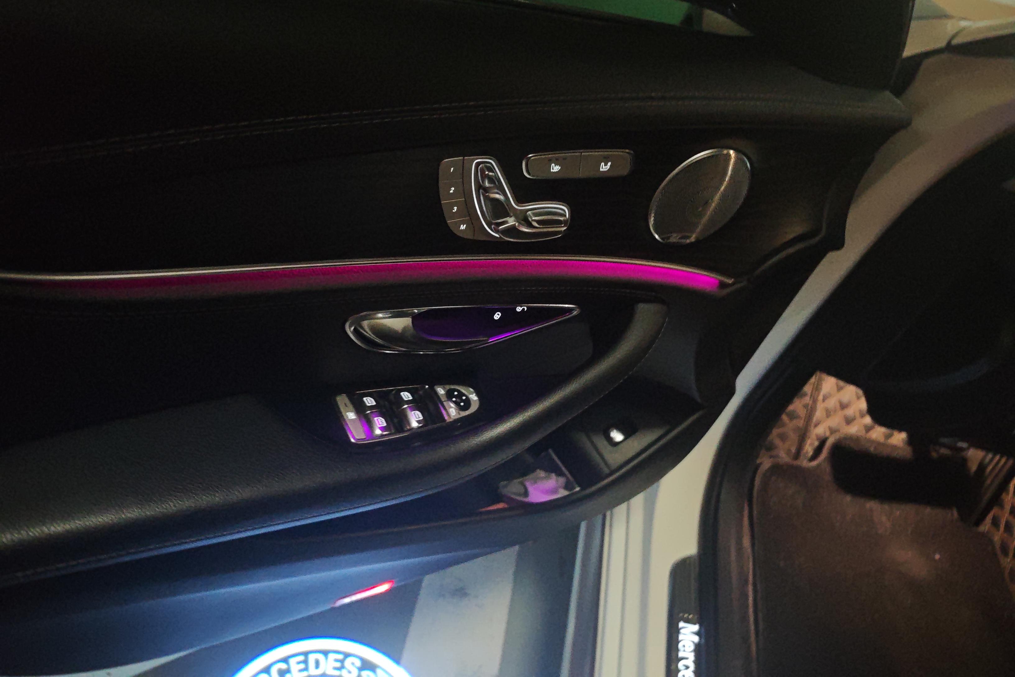 奔驰E级 E300L 2019款 2.0T 自动 汽油 运动豪华型改款 (国Ⅵ) 
