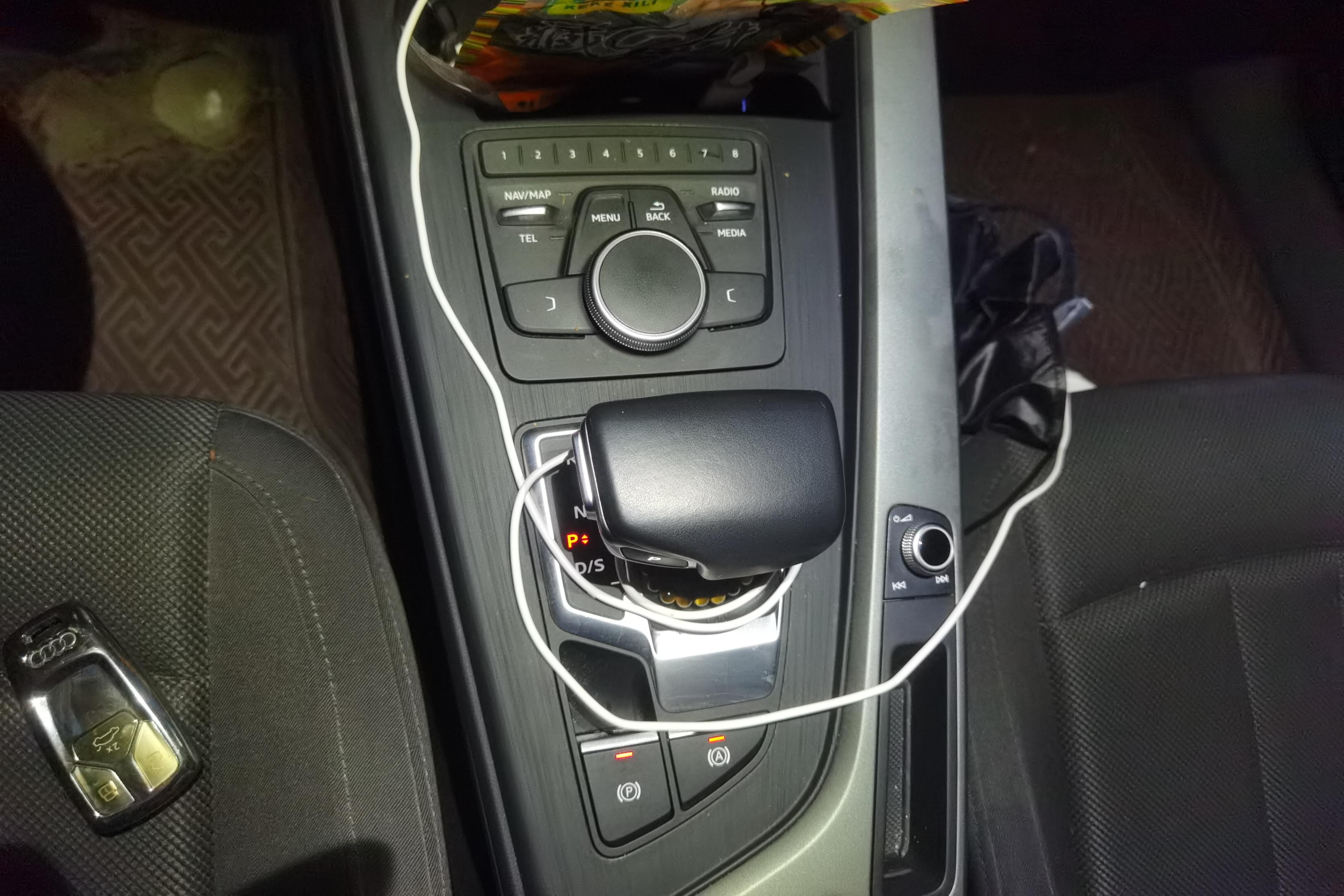 奥迪A4L 2019款 2.0T 自动 进取型 (国Ⅵ) 