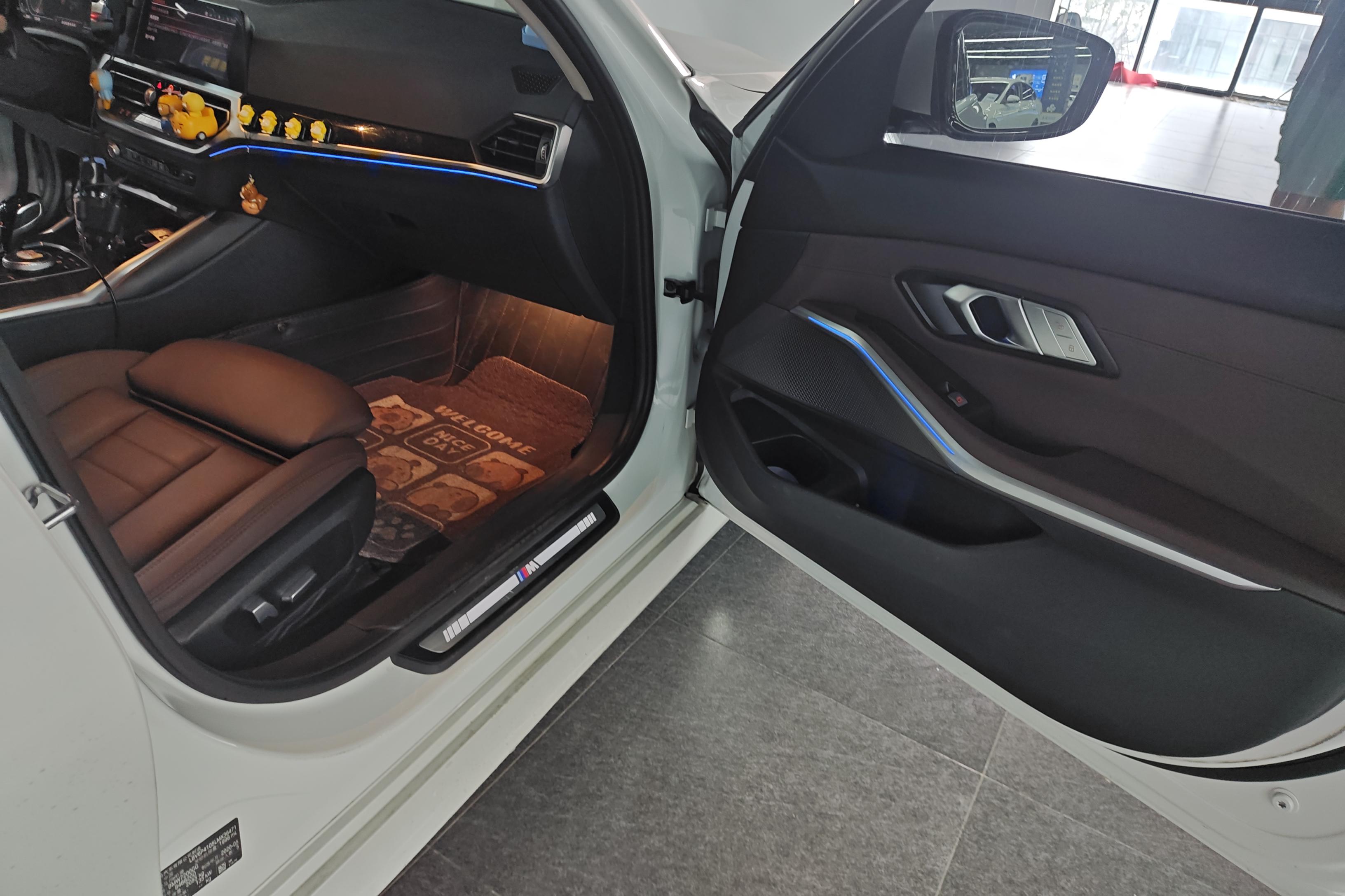 宝马3系 325Li 2020款 2.0T 自动 后驱 改款M运动套装 (国Ⅵ) 