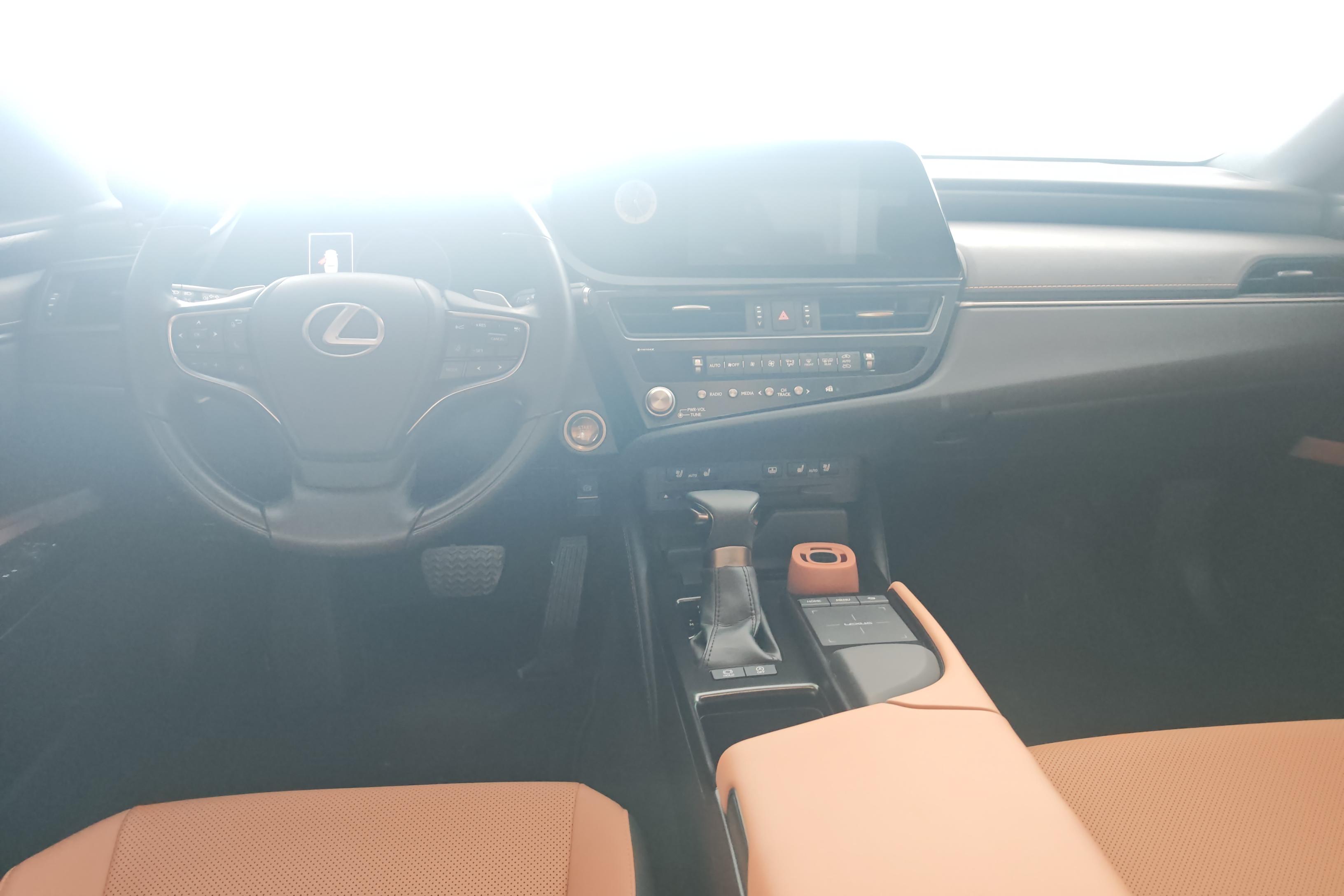雷克萨斯ES 200 [进口] 2021款 2.0L 自动 豪华版 