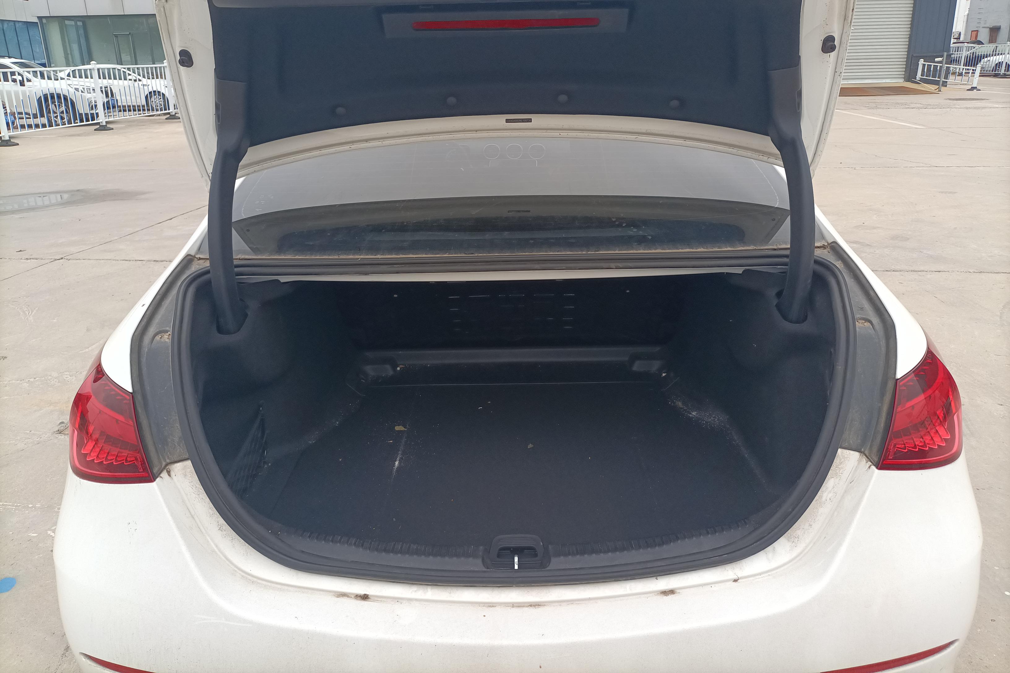 奔驰C级 C200L 2022款 1.5T 自动 改款运动版 (国Ⅵ) 