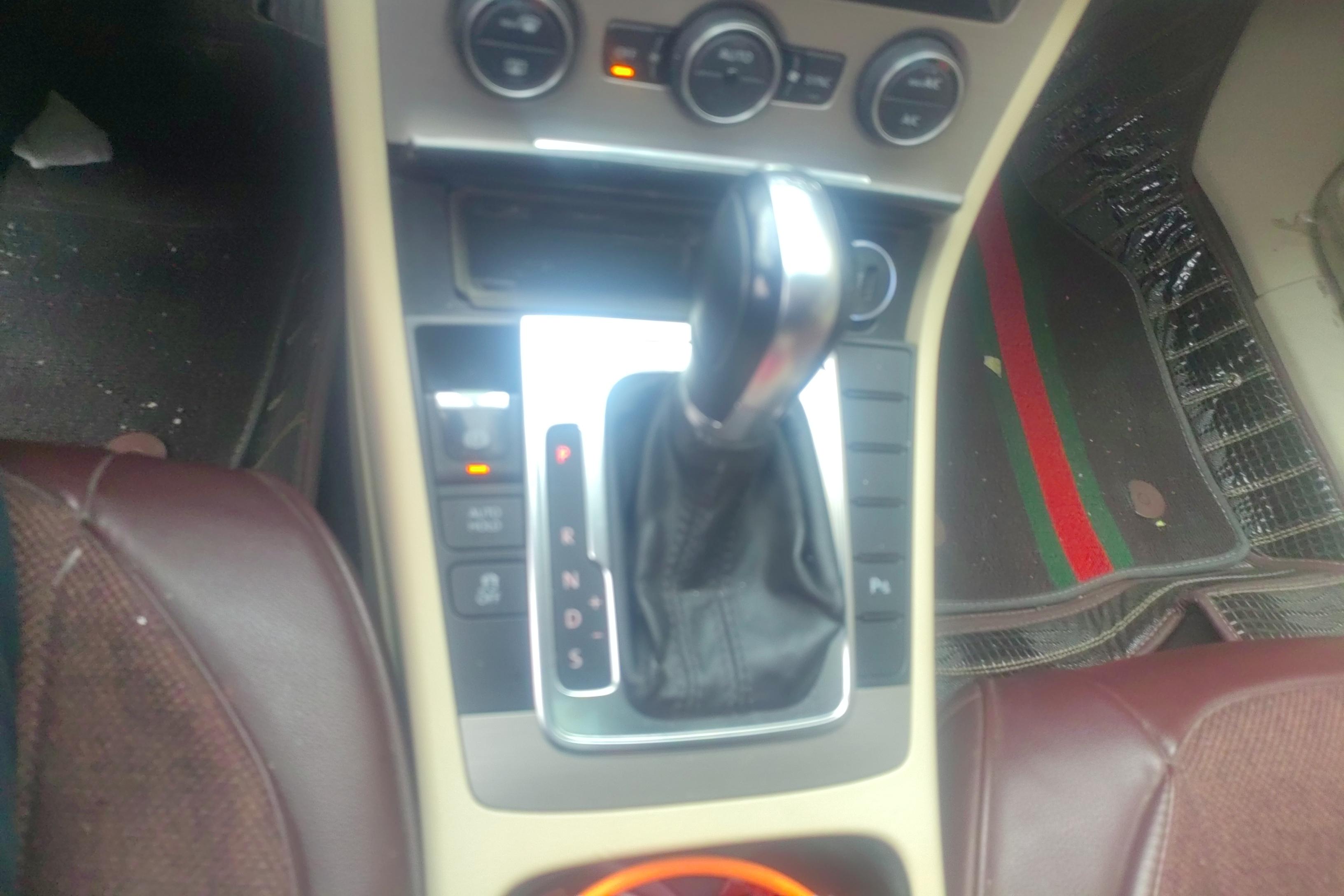 大众迈腾 2013款 1.8T 自动 汽油 豪华型 (国Ⅳ) 