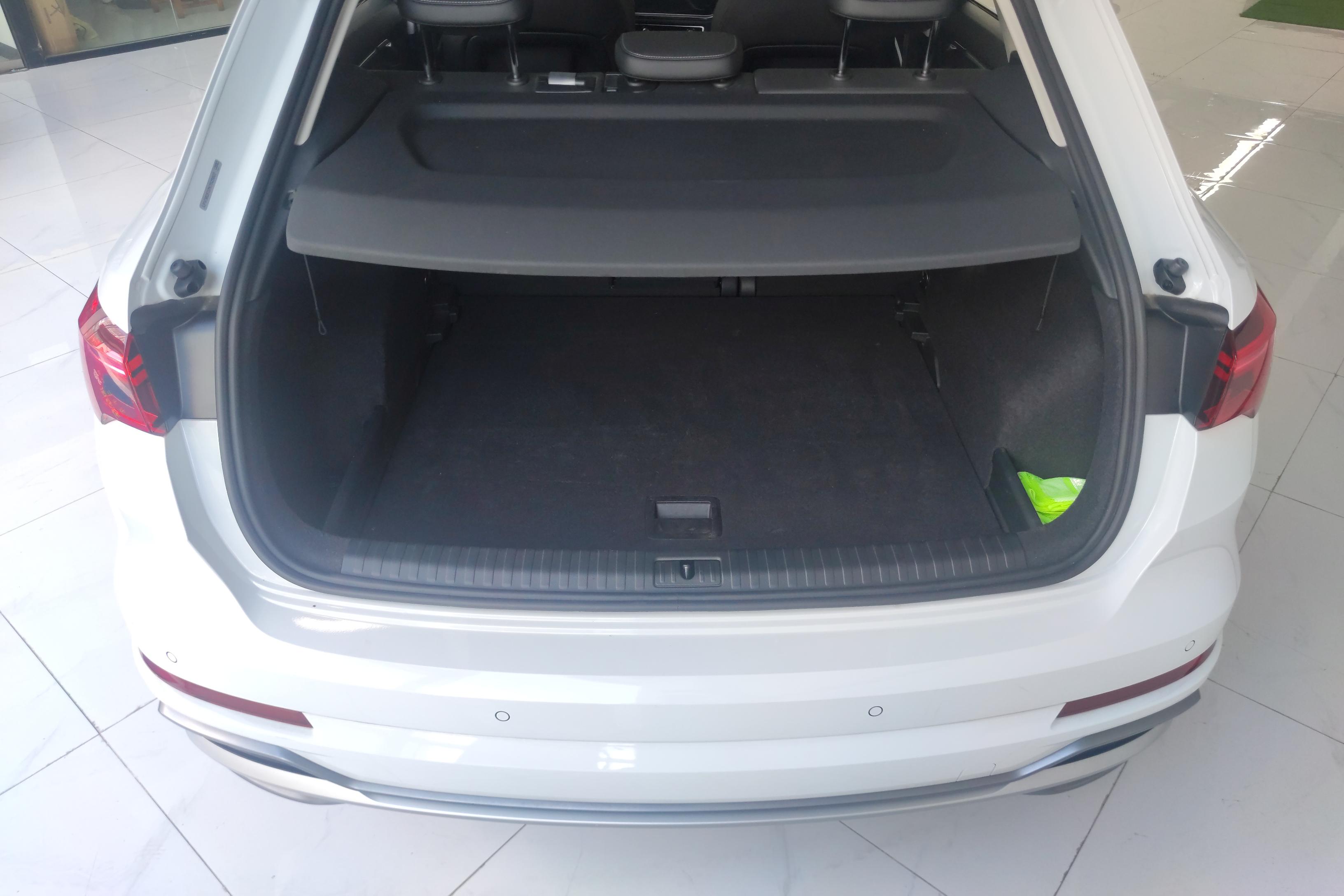 奥迪Q3 40TFSI 2019款 2.0T 自动 前驱 时尚动感型 (国Ⅵ) 