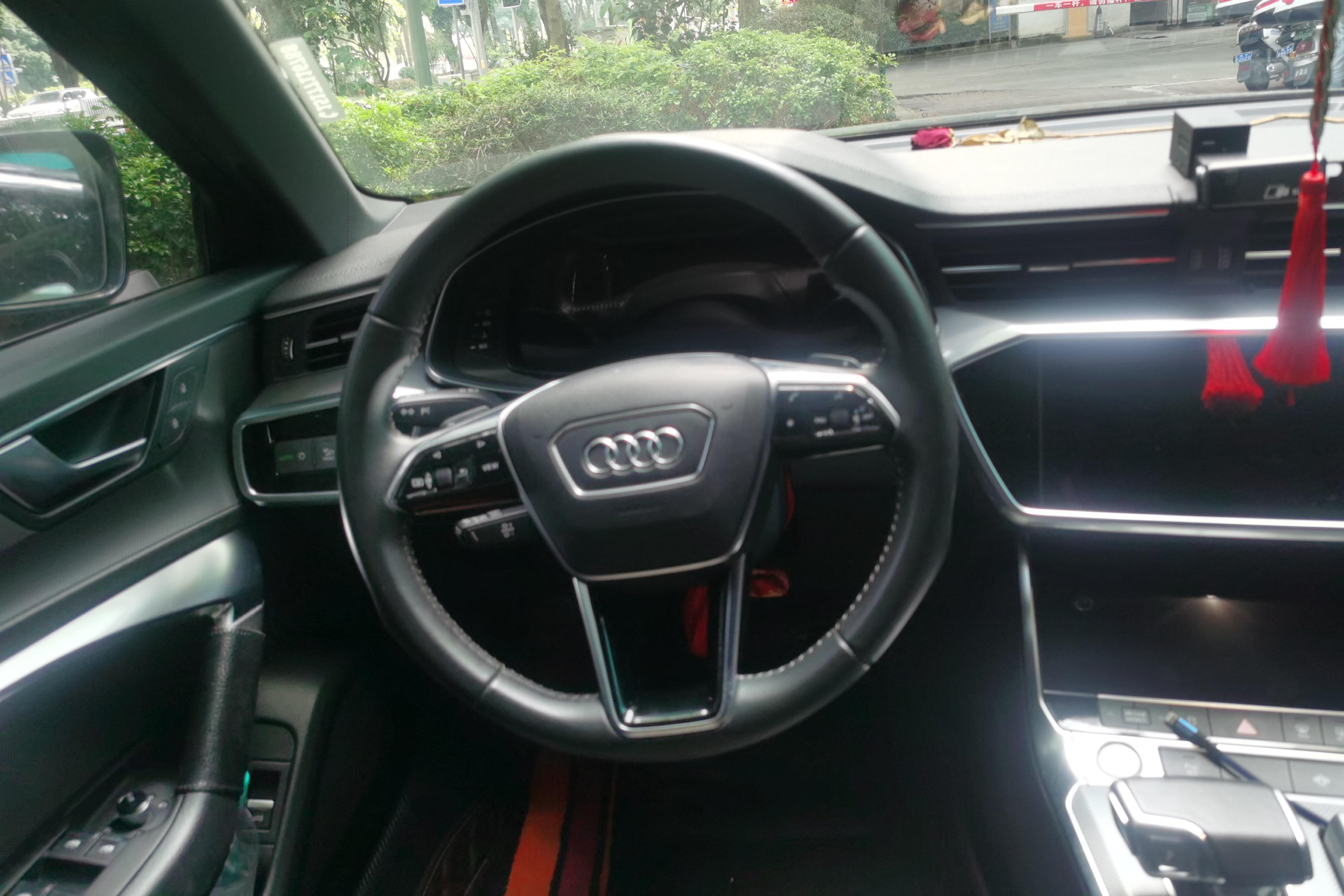 奥迪A6L 45TFSI 2019款 2.0T 自动 臻选动感型 (国Ⅵ) 