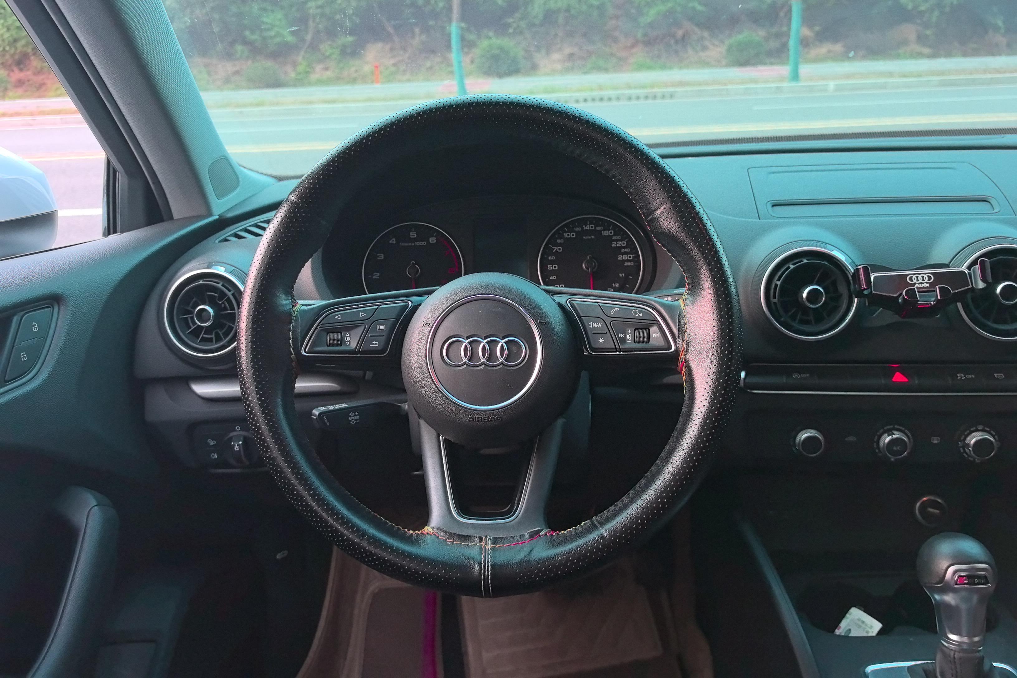 奥迪A3 35TFSI 2020款 1.4T 自动 汽油 改款进取型Sportback (国Ⅵ) 