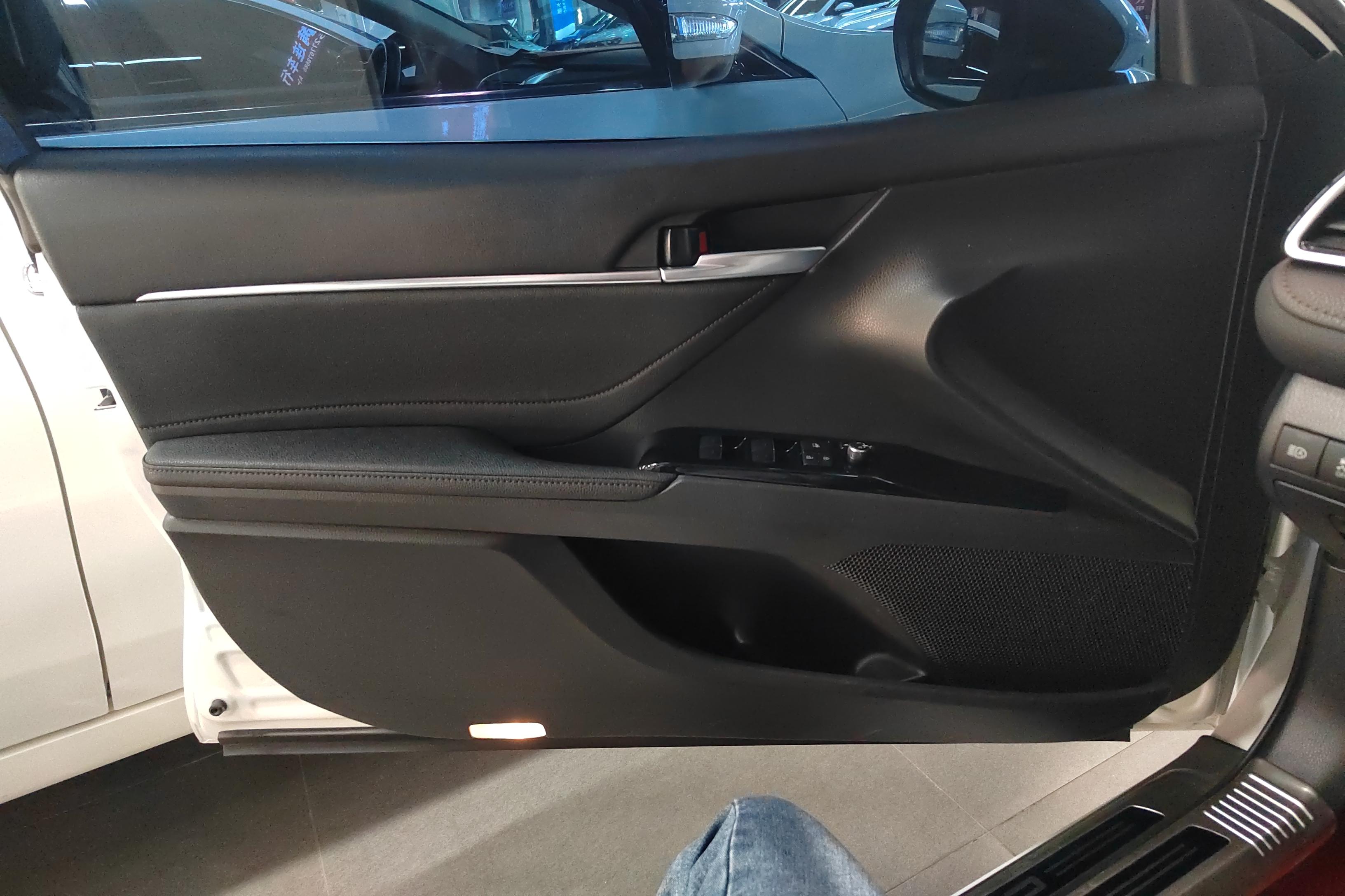 丰田凯美瑞 2021款 2.5L 自动 豪华版 (国Ⅵ) 