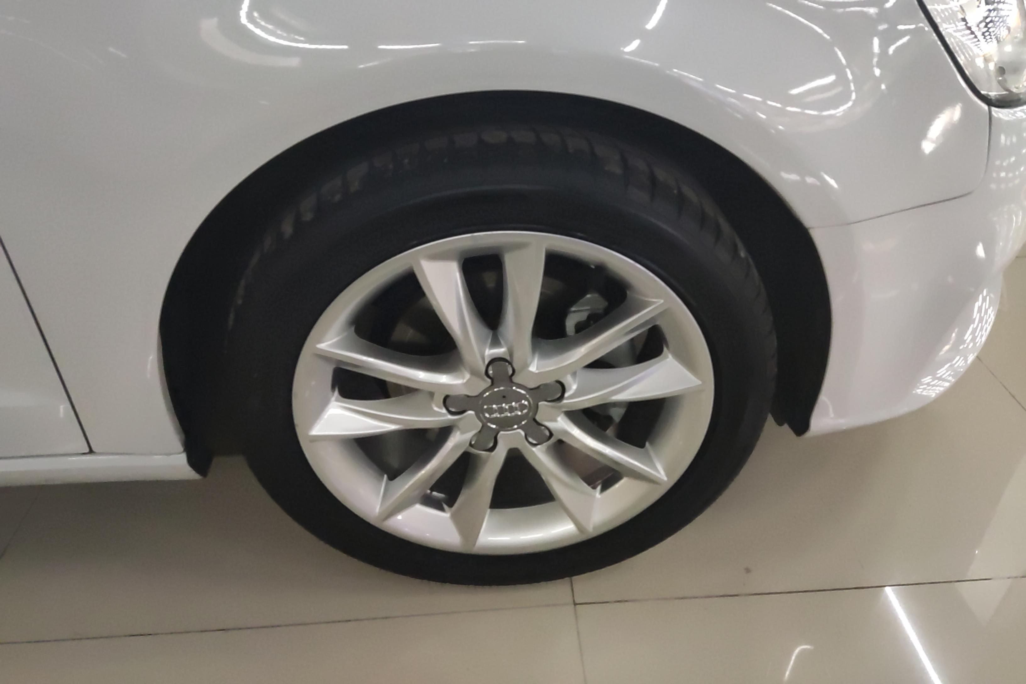 奥迪A3 35TFSI 2018款 1.4T 自动 汽油 进取型30周年Sportback (国Ⅴ) 