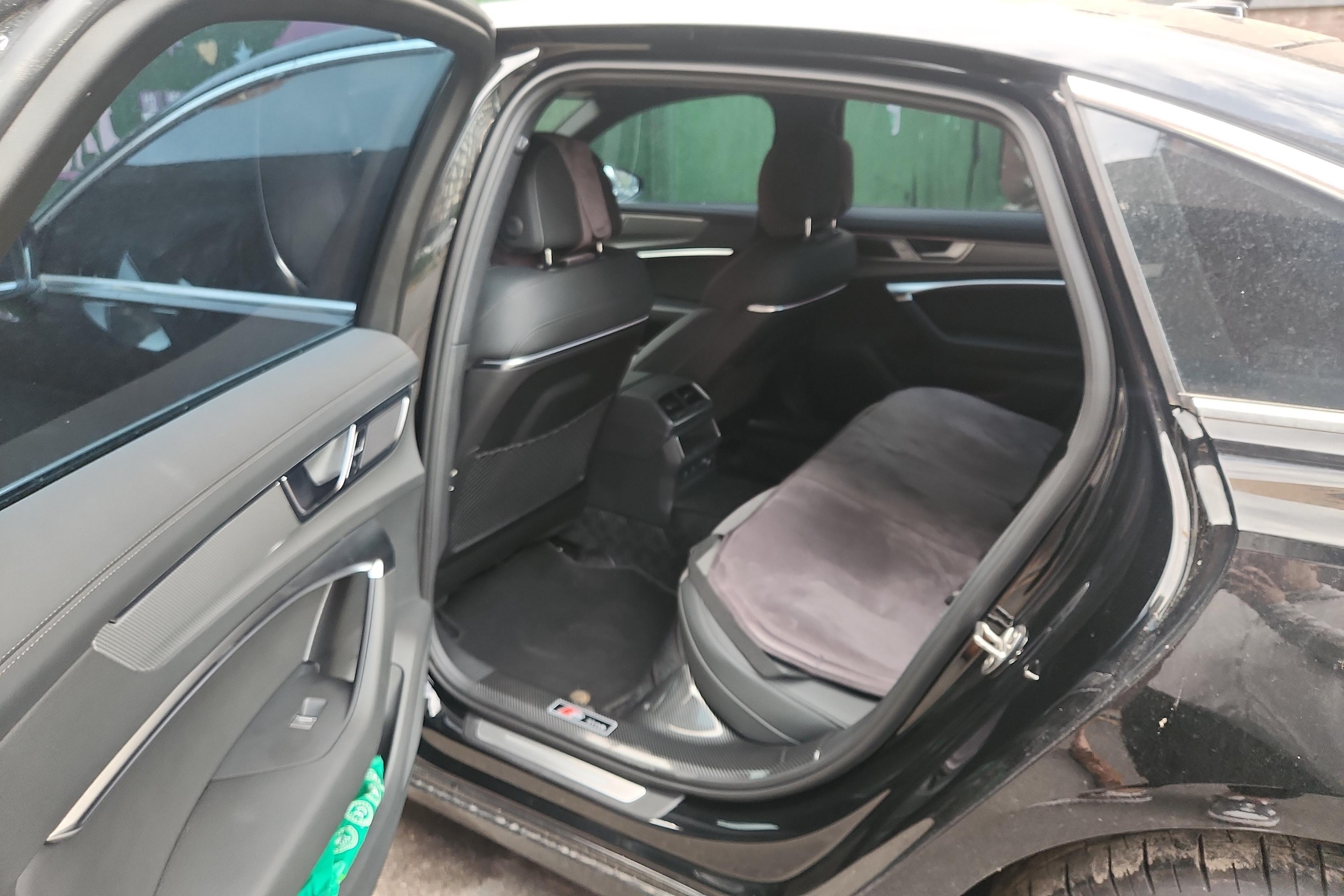 奥迪A6L 40TFSI 2023款 2.0T 自动 前驱 豪华动感型 (国Ⅵ) 