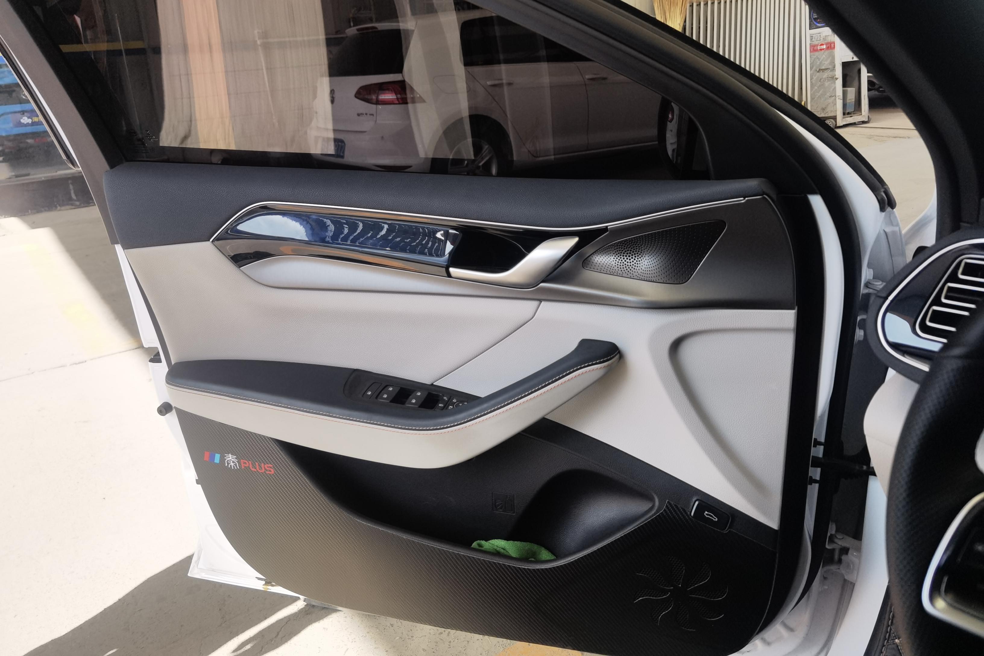 比亚迪秦PLUS EV 2021款 0.0T 自动 500KM豪华型 