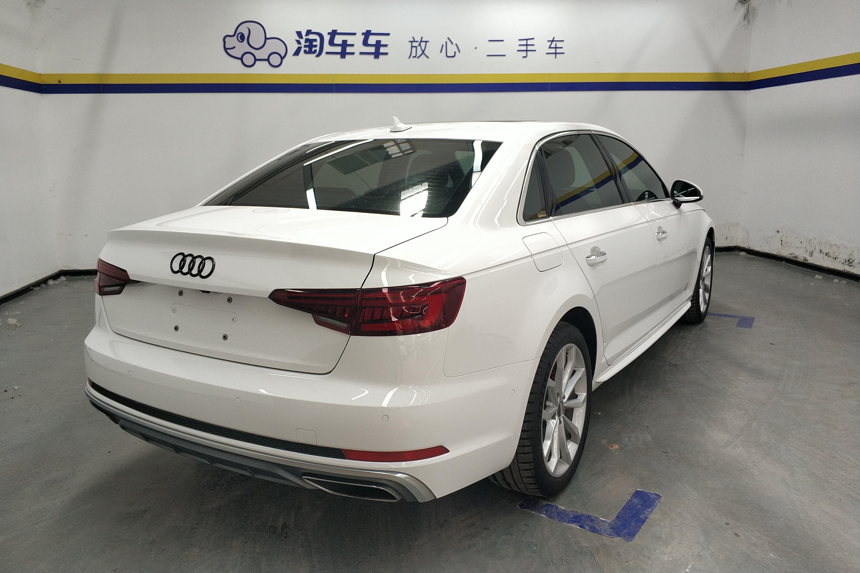 奥迪A4L 2019款 2.0T 自动 时尚型 (国Ⅵ) 