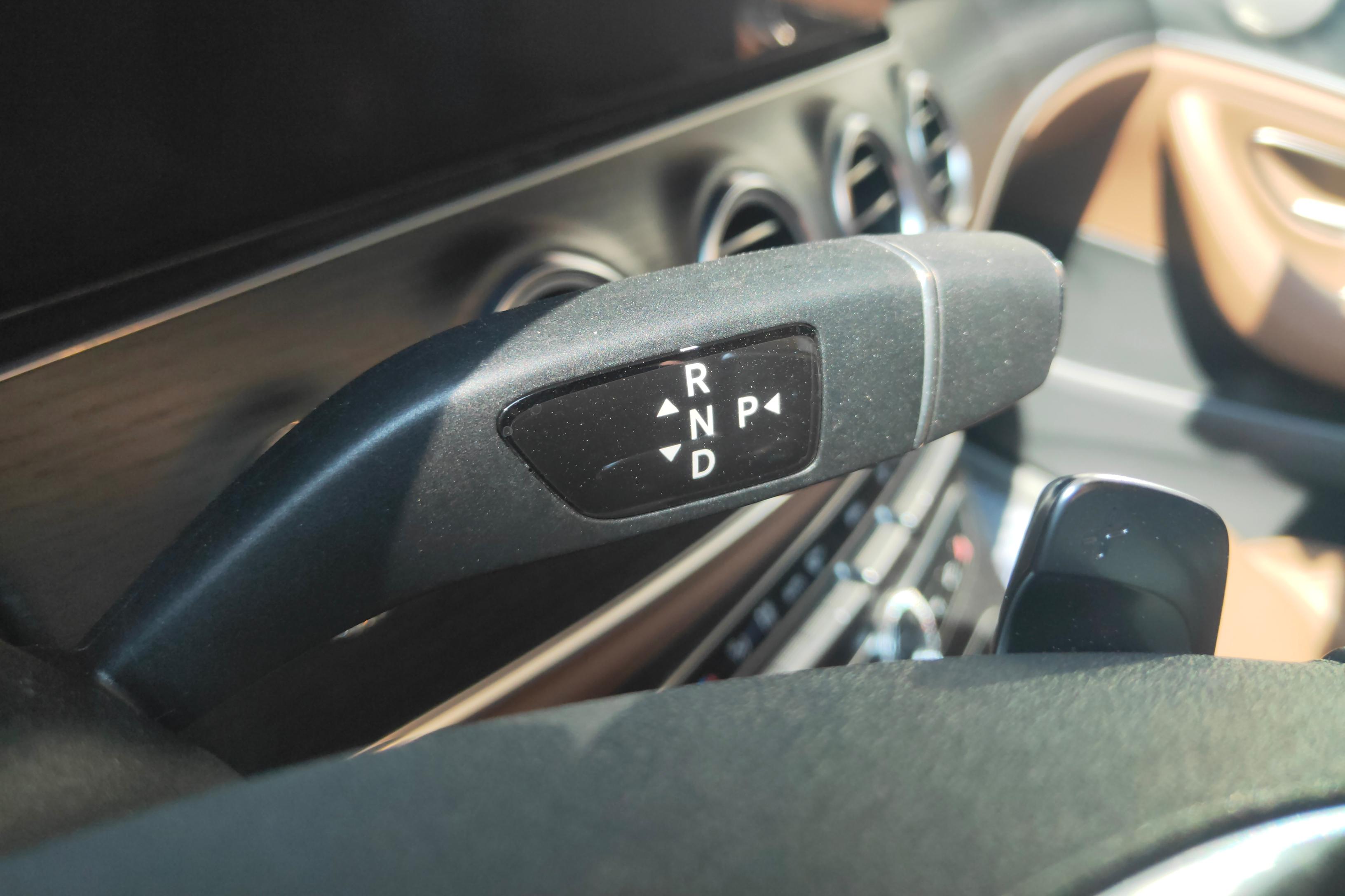 奔驰E级 E200L 2018款 2.0T 自动 汽油 运动型改款 (国Ⅴ) 