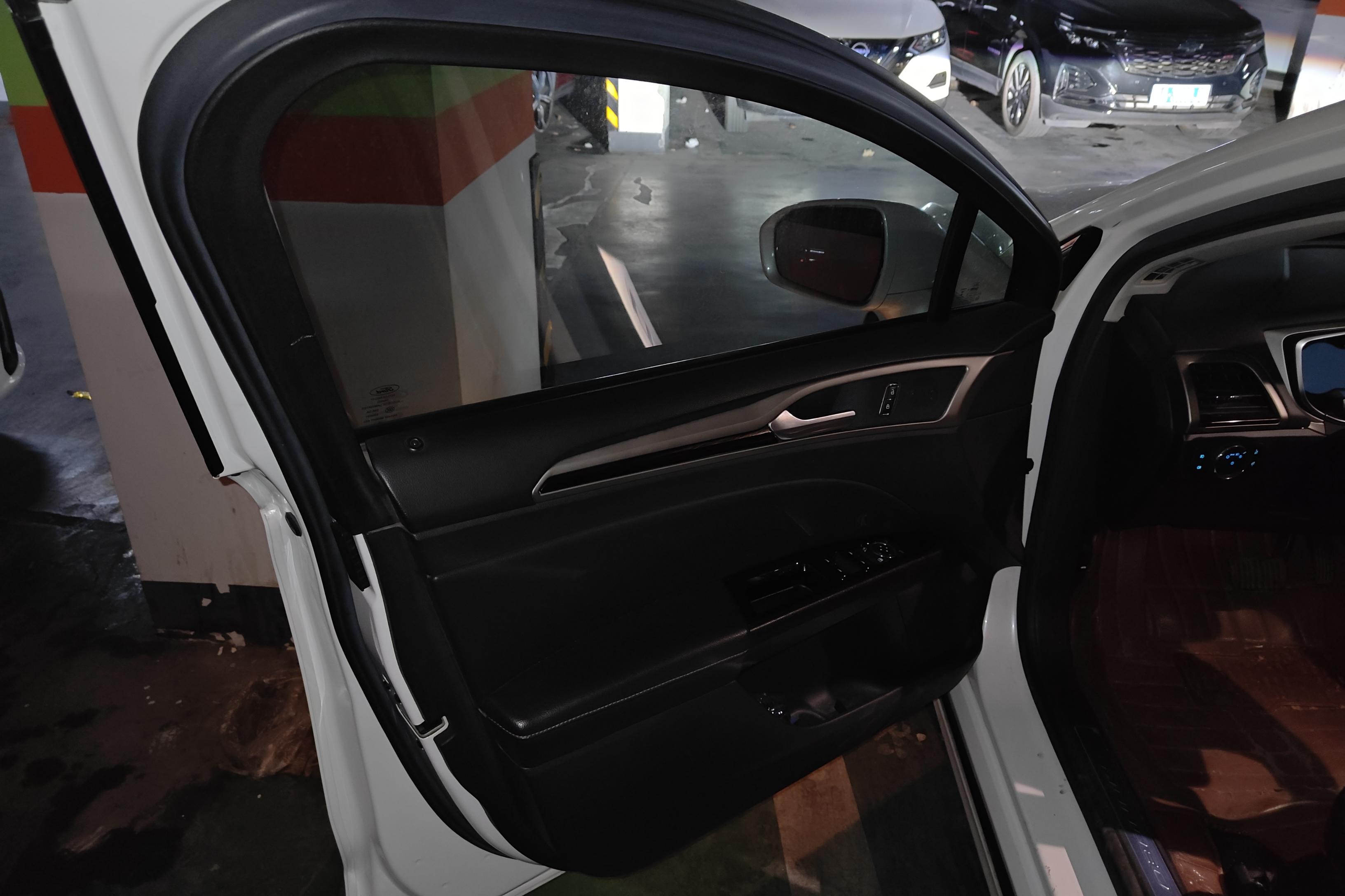 福特蒙迪欧 2013款 2.0T 自动 GTDi200豪华型 (国Ⅳ) 
