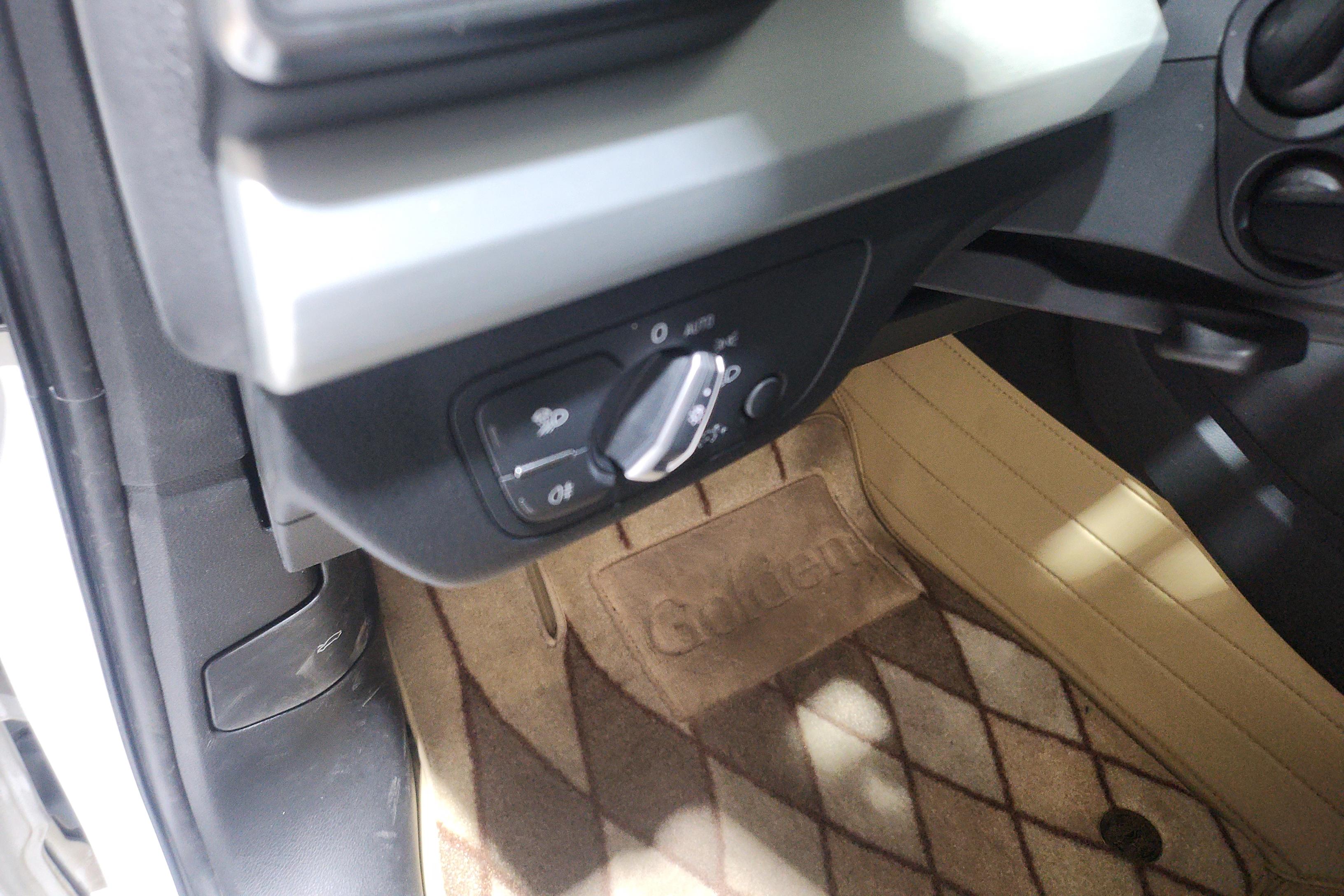 奥迪Q5L 40TFSI 2020款 2.0T 自动 荣享时尚型 (国Ⅵ) 