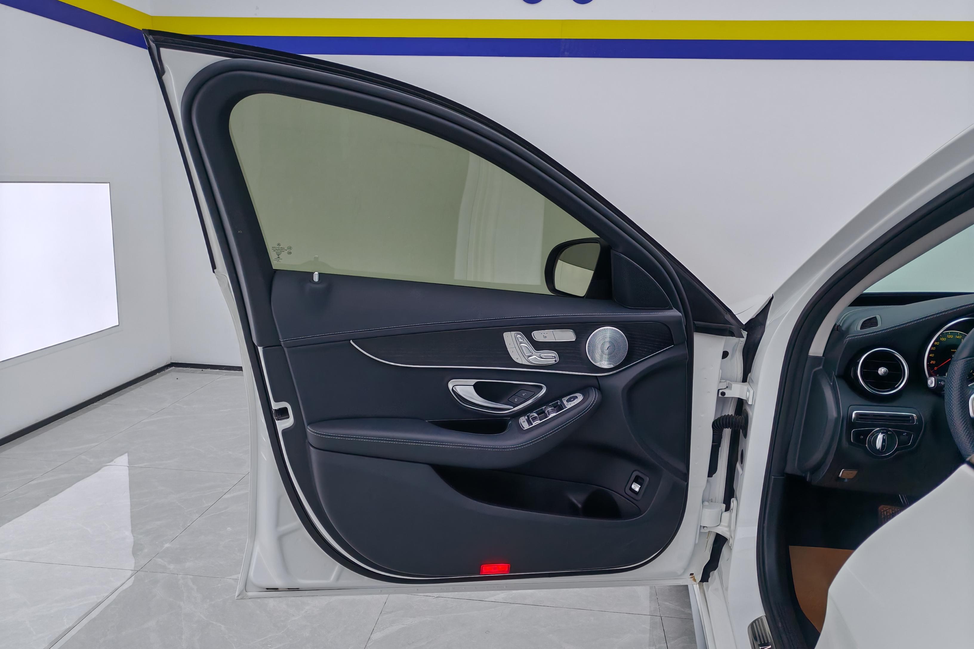 奔驰C级 C260L 2021款 1.5T 自动 运动星耀臻藏版 (国Ⅵ) 
