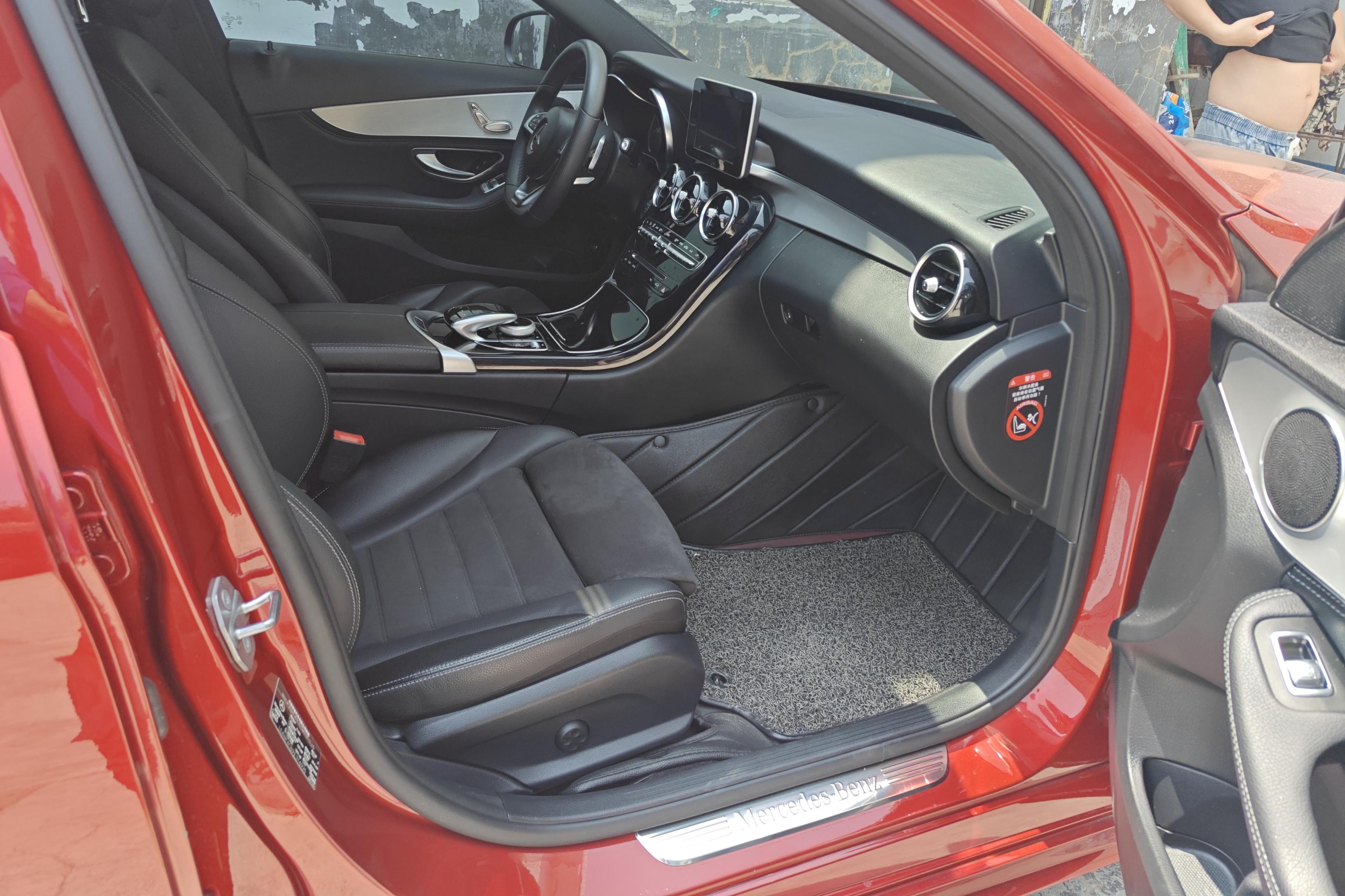 奔驰C级 C200 2018款 2.0T 自动 运动版 (国Ⅴ) 