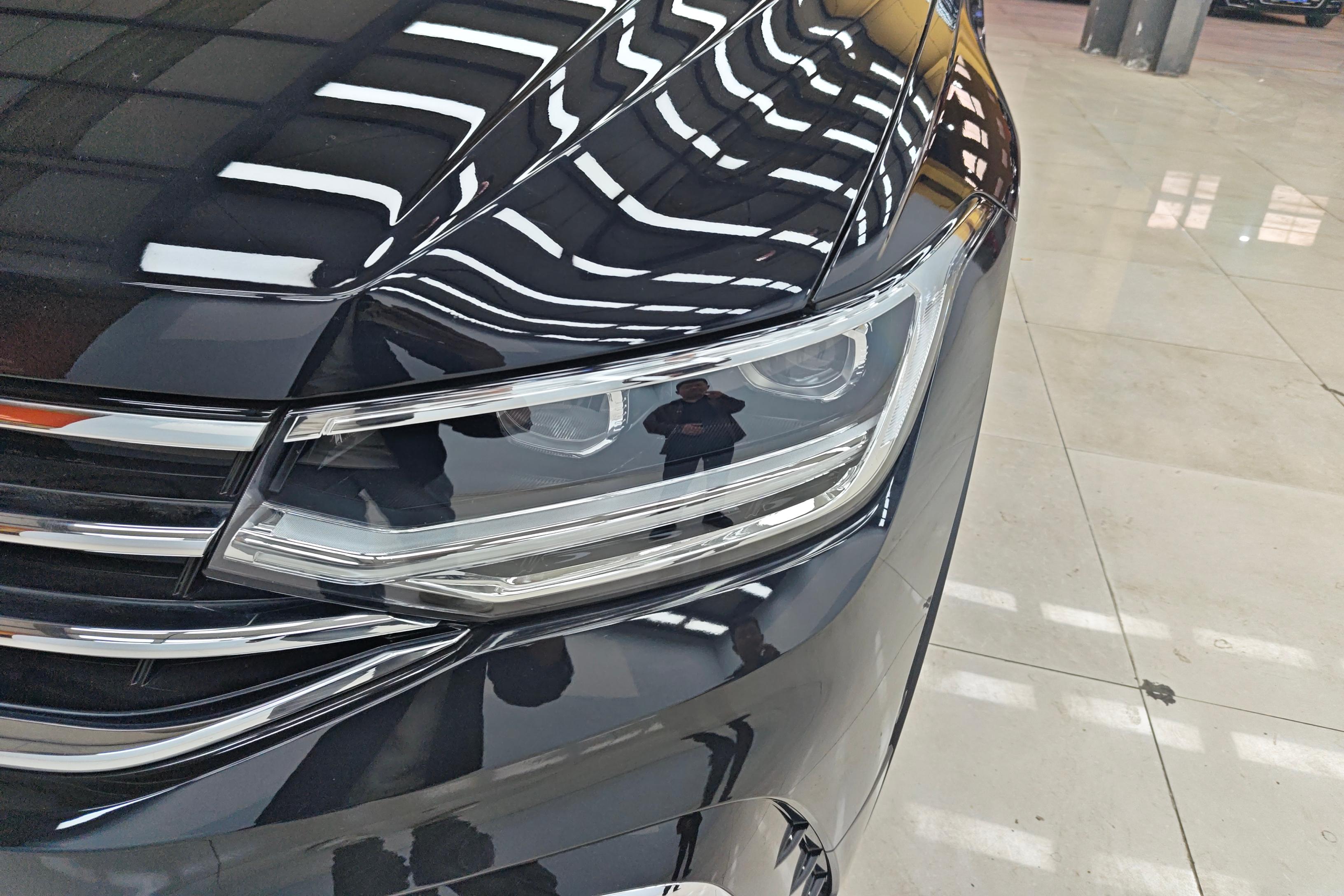 大众途观L R-Line 2023款 2.0T 自动 330TSI越享版 (国Ⅵ) 