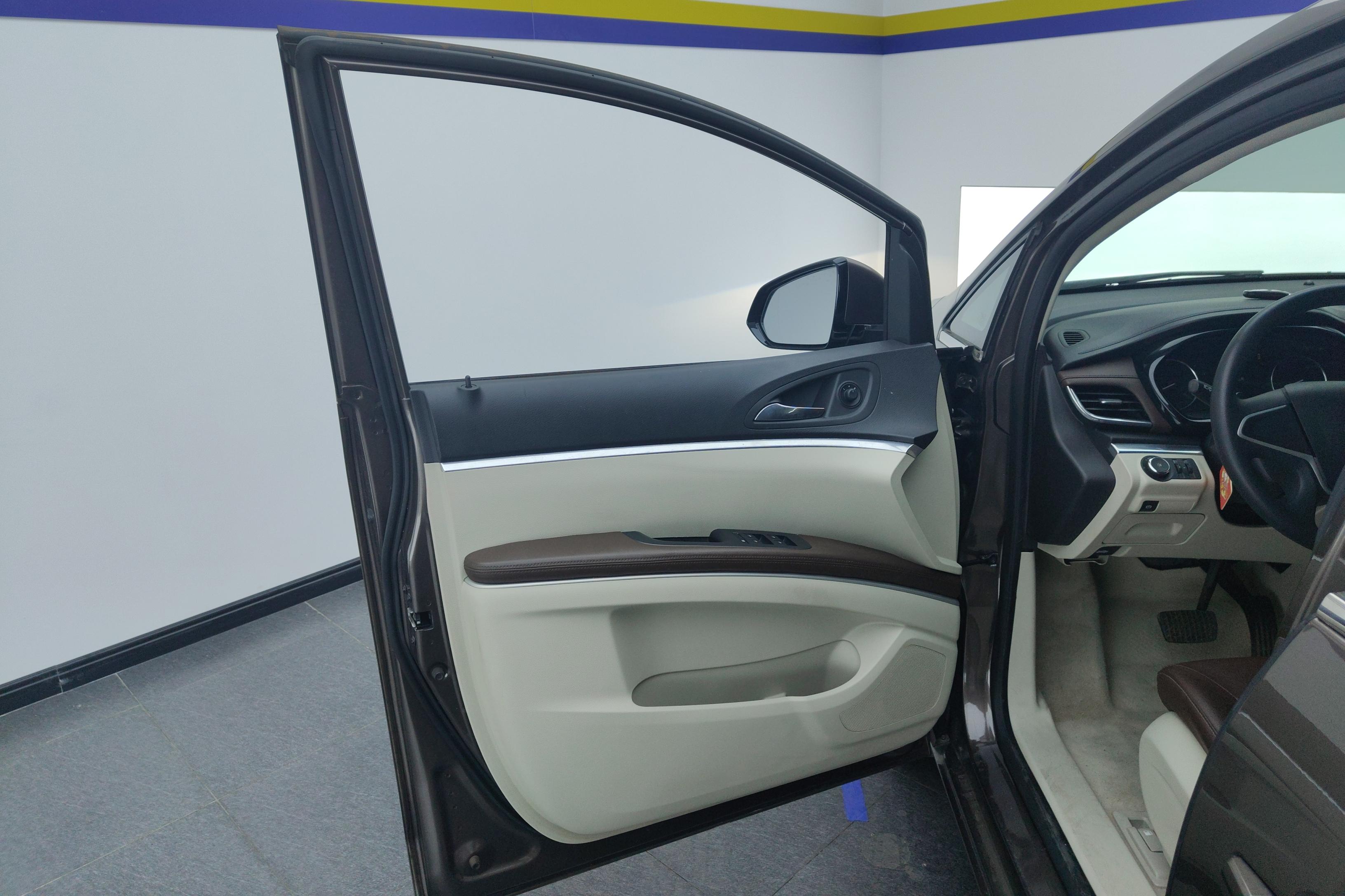 别克GL8 2020款 2.0T 自动 7座 652T舒适型 (国Ⅵ) 