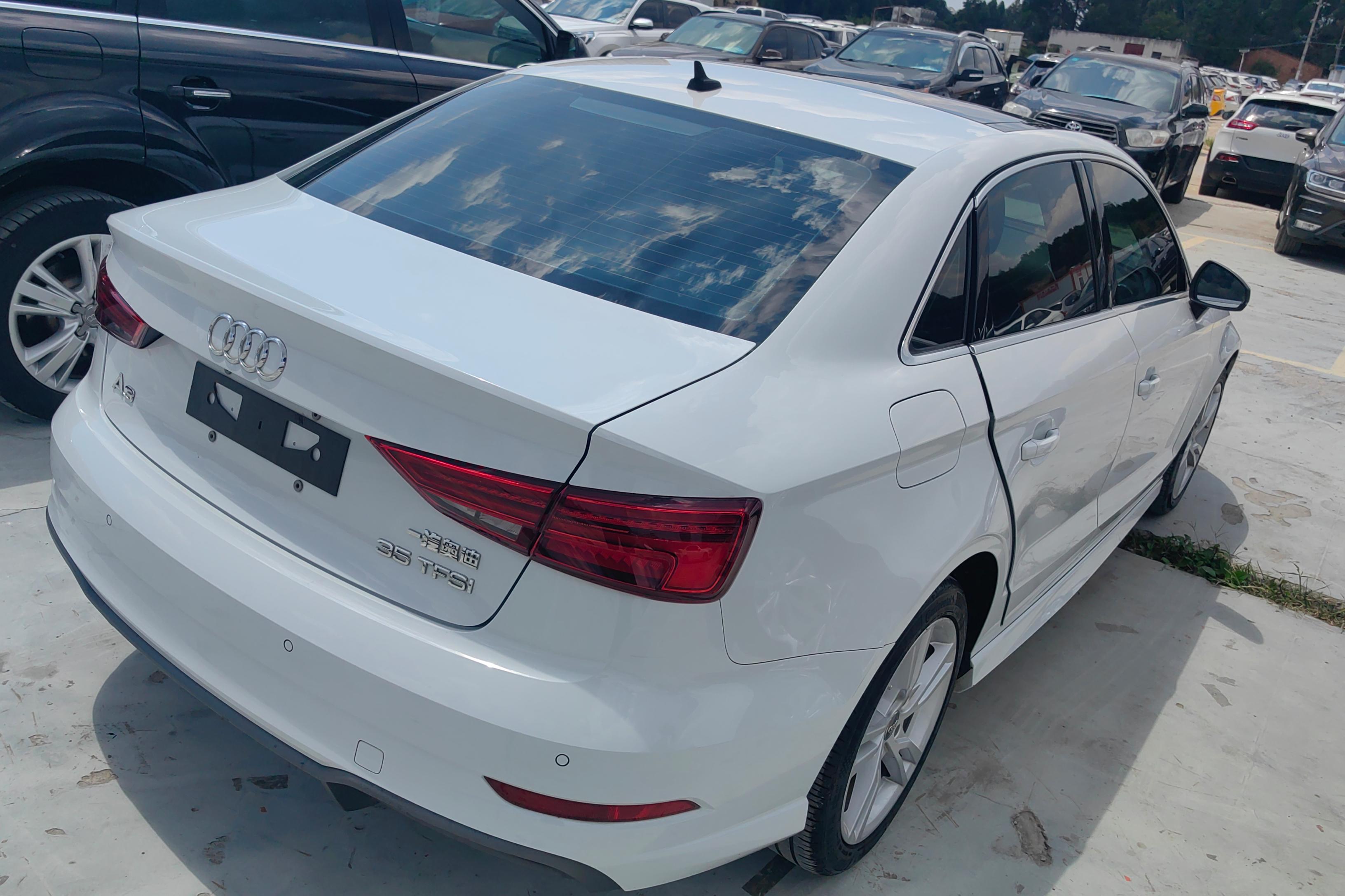 奥迪A3 35TFSI 2020款 1.4T 自动 时尚型Limousine (国Ⅵ) 