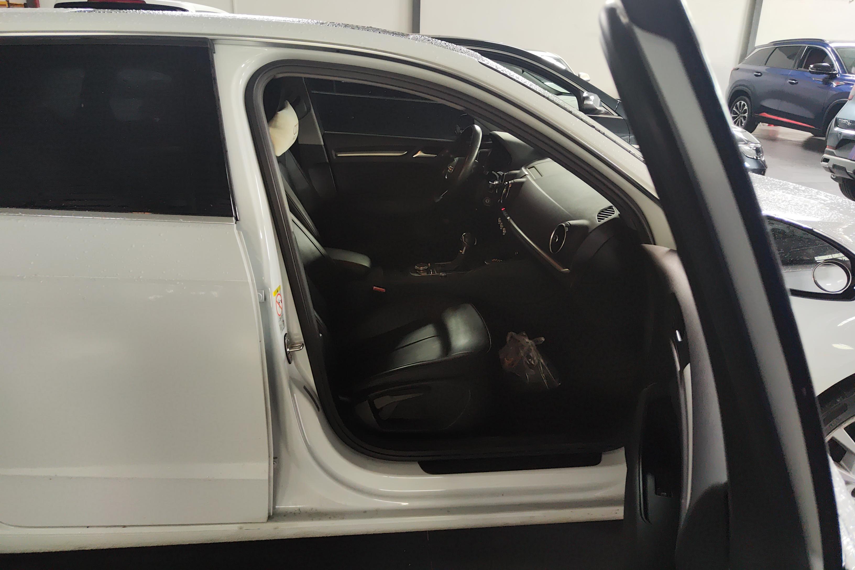 奥迪A3 35TFSI 2020款 1.4T 自动 汽油 进取型Sportback (国Ⅵ) 