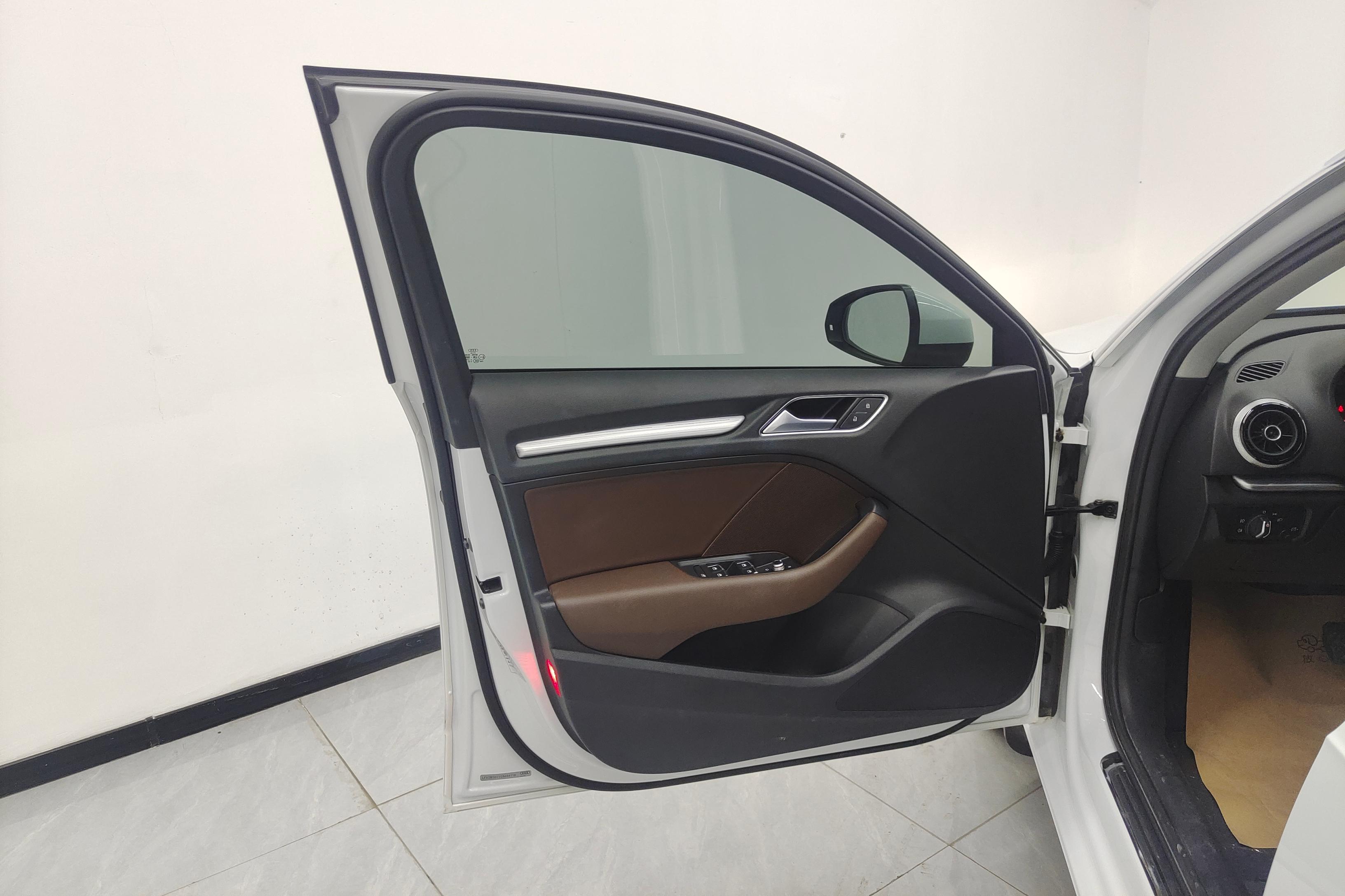 奥迪A3 35TFSI 2016款 1.4T 自动 汽油 风尚型Sportback (国Ⅴ) 