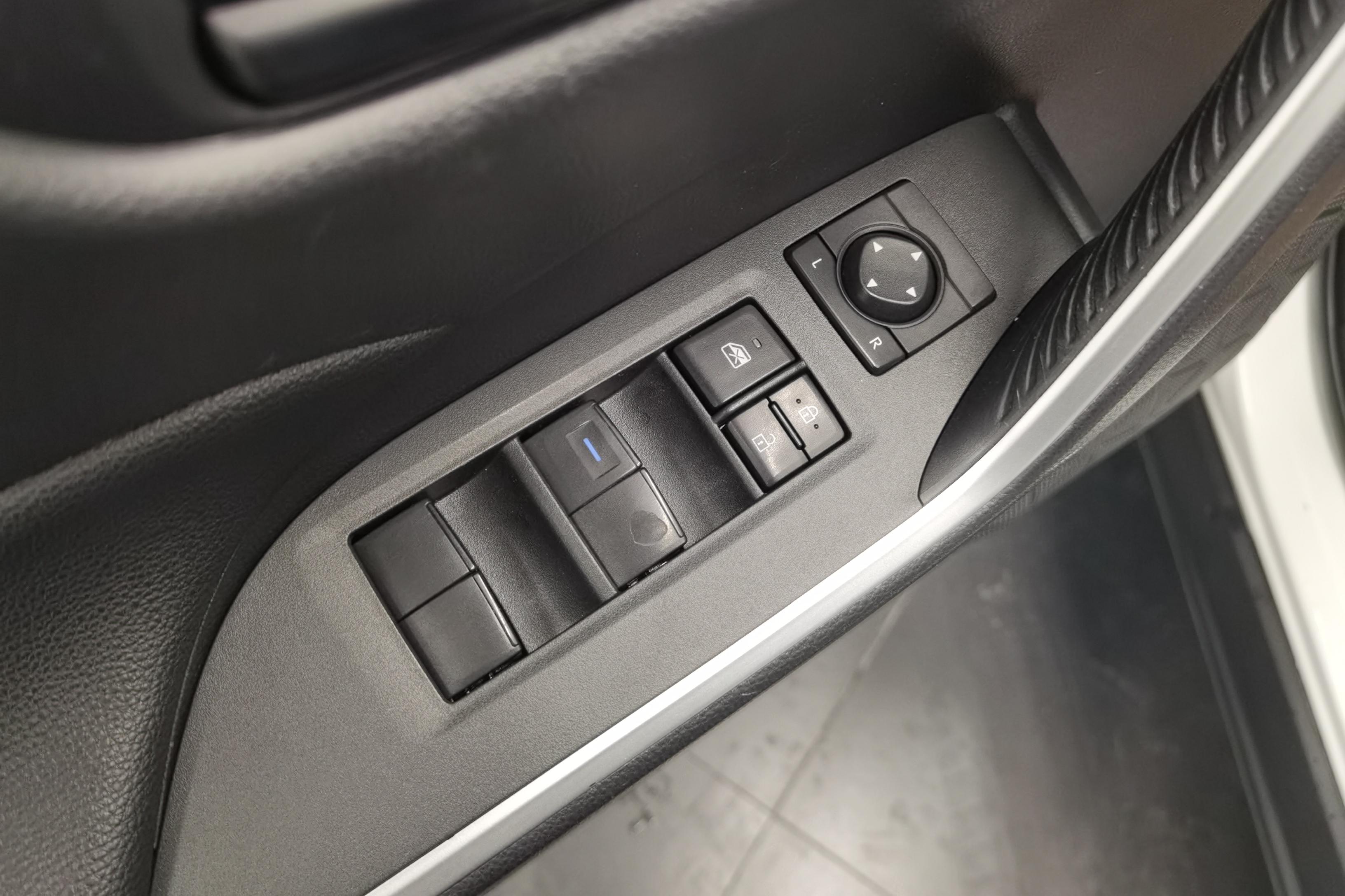 丰田威兰达 2022款 2.0L 自动 领先版 (国Ⅵ) 