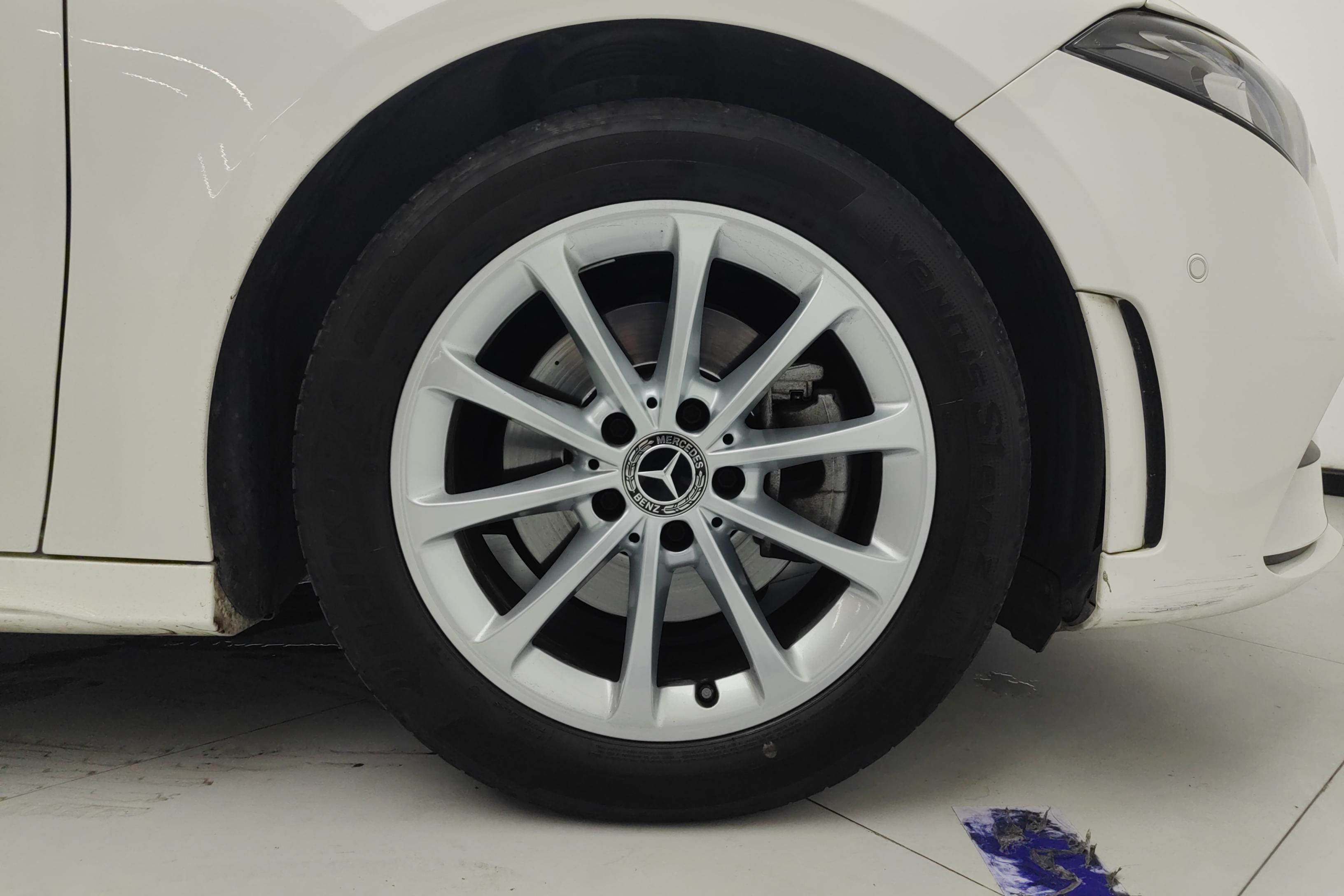 奔驰A级 A200L 2020款 1.3T 自动 运动轿车版 (国Ⅵ) 