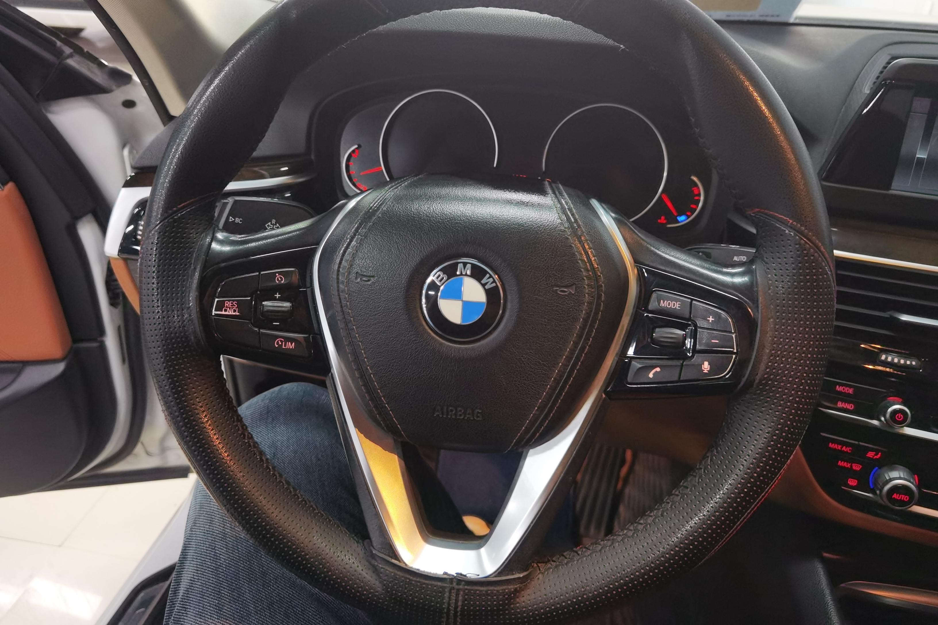 宝马5系 528Li 2018款 2.0T 自动 汽油 上市特别版 (国Ⅴ) 