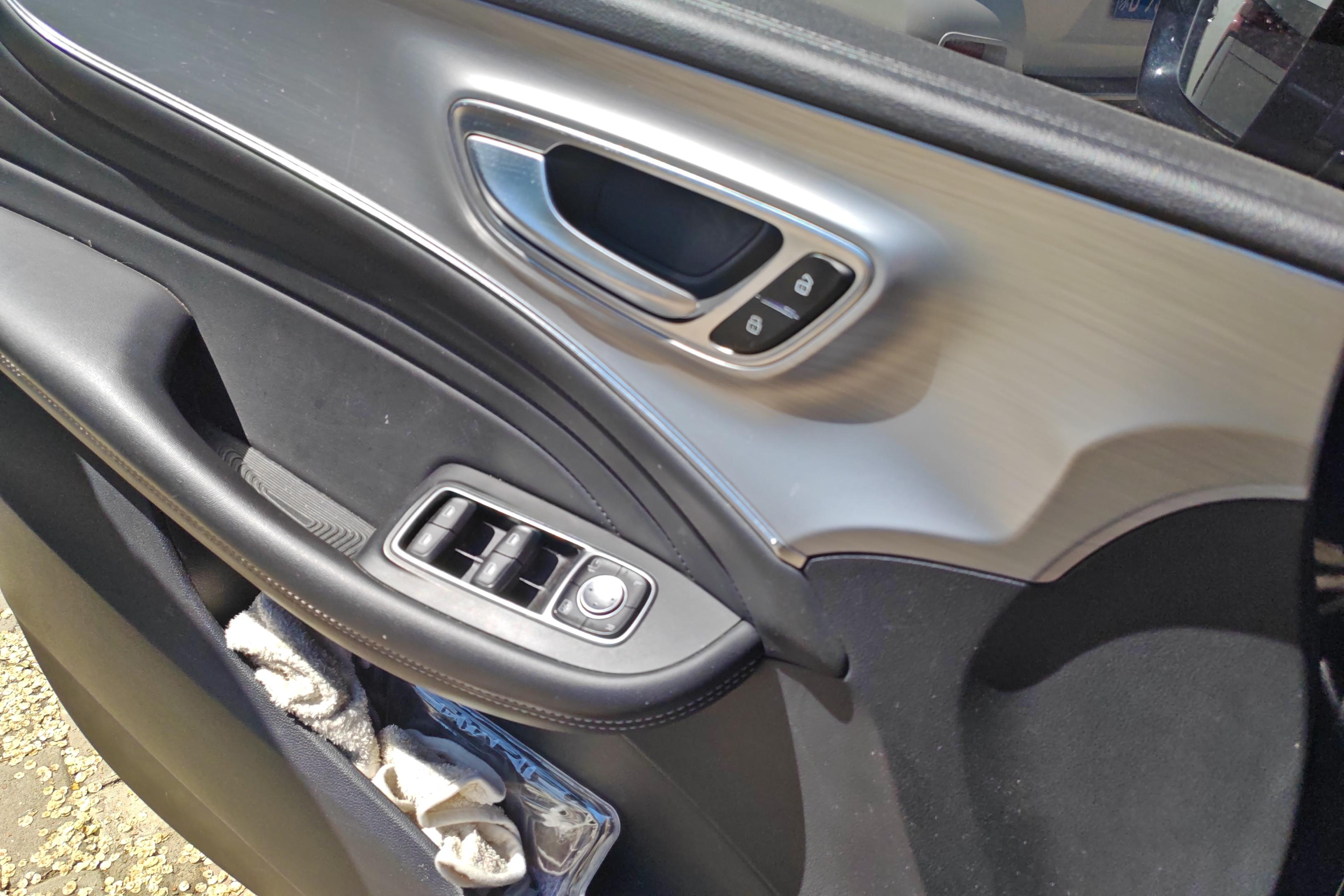 荣威iMAX8 2021款 2.0T 自动 Supreme陆尊版 (国Ⅵ) 