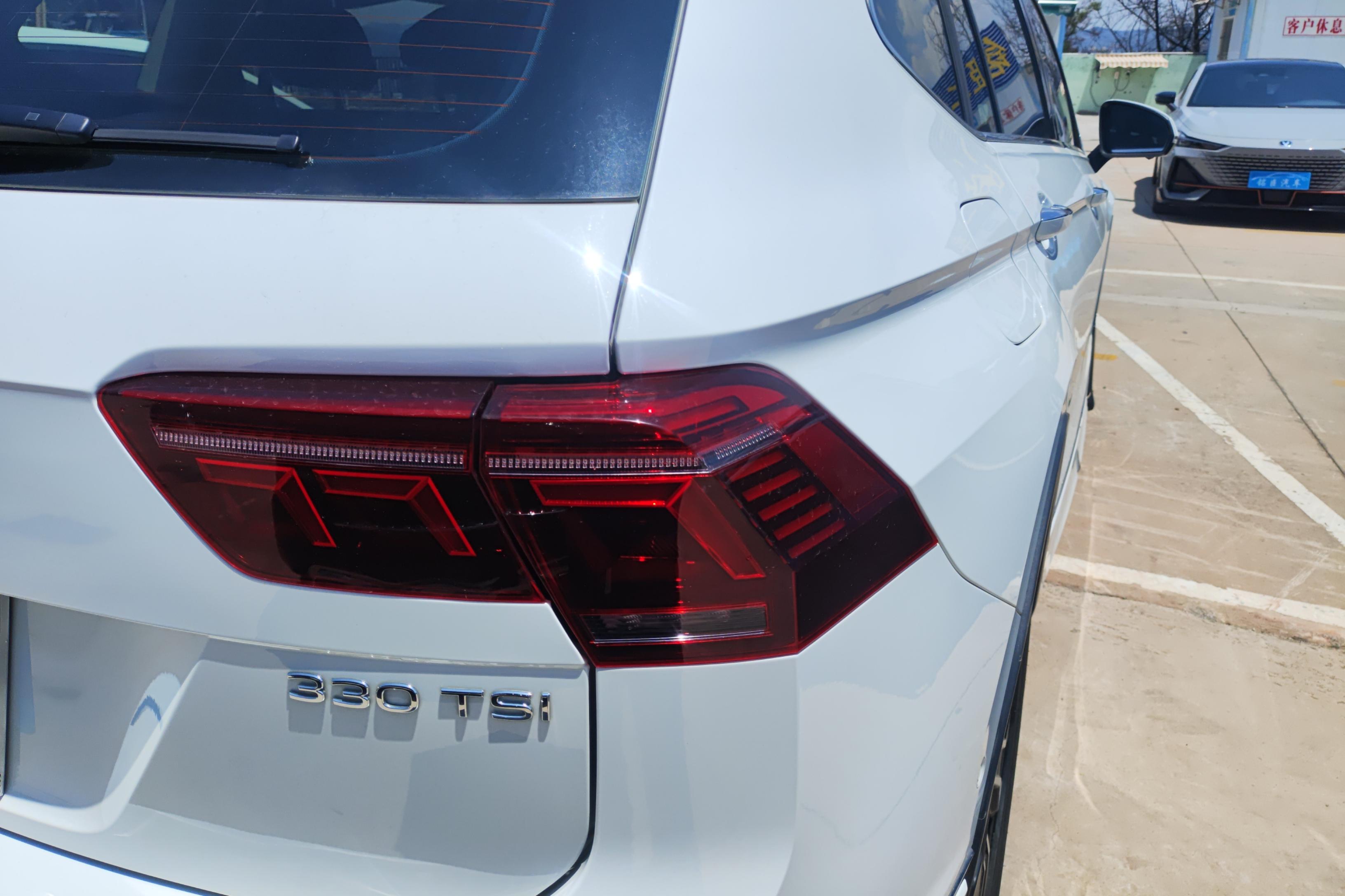 大众途观L R-Line 2023款 2.0T 自动 330TSI越享版 (国Ⅵ) 