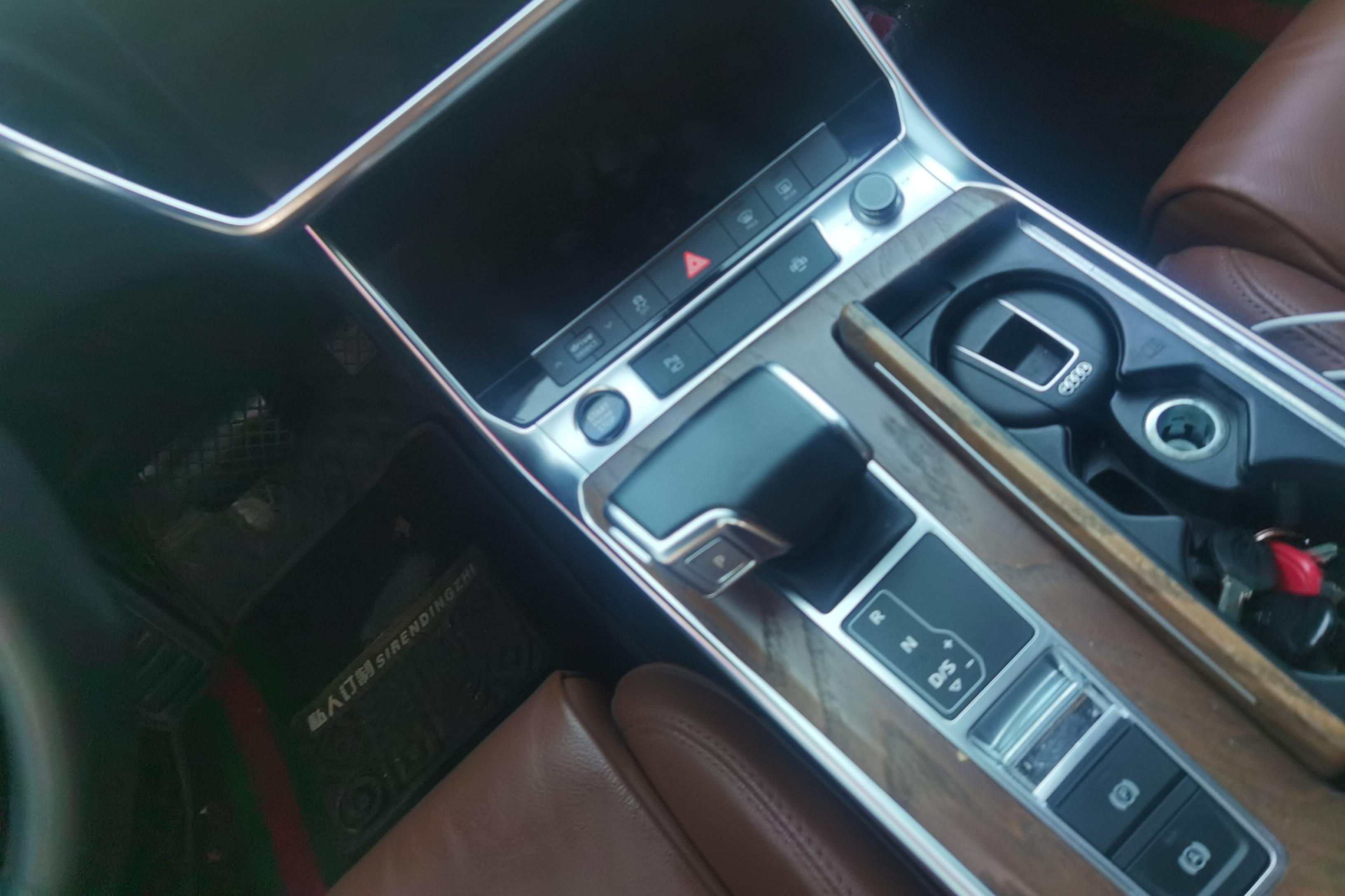 奥迪A6L 45TFSI 2022款 2.0T 自动 臻选动感型 (国Ⅵ) 