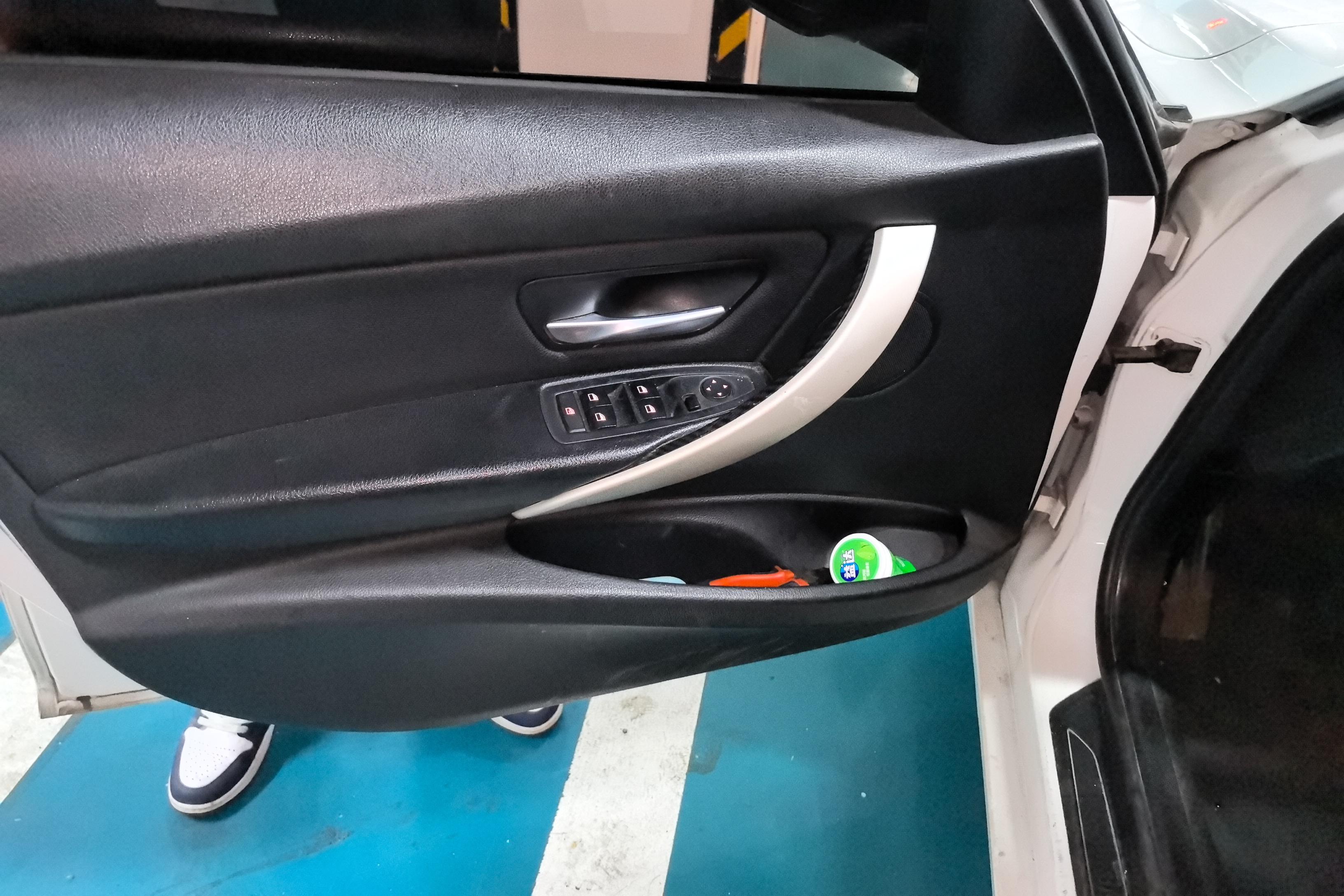 宝马3系 320i 2015款 2.0T 自动 汽油 时尚型 (国Ⅳ) 