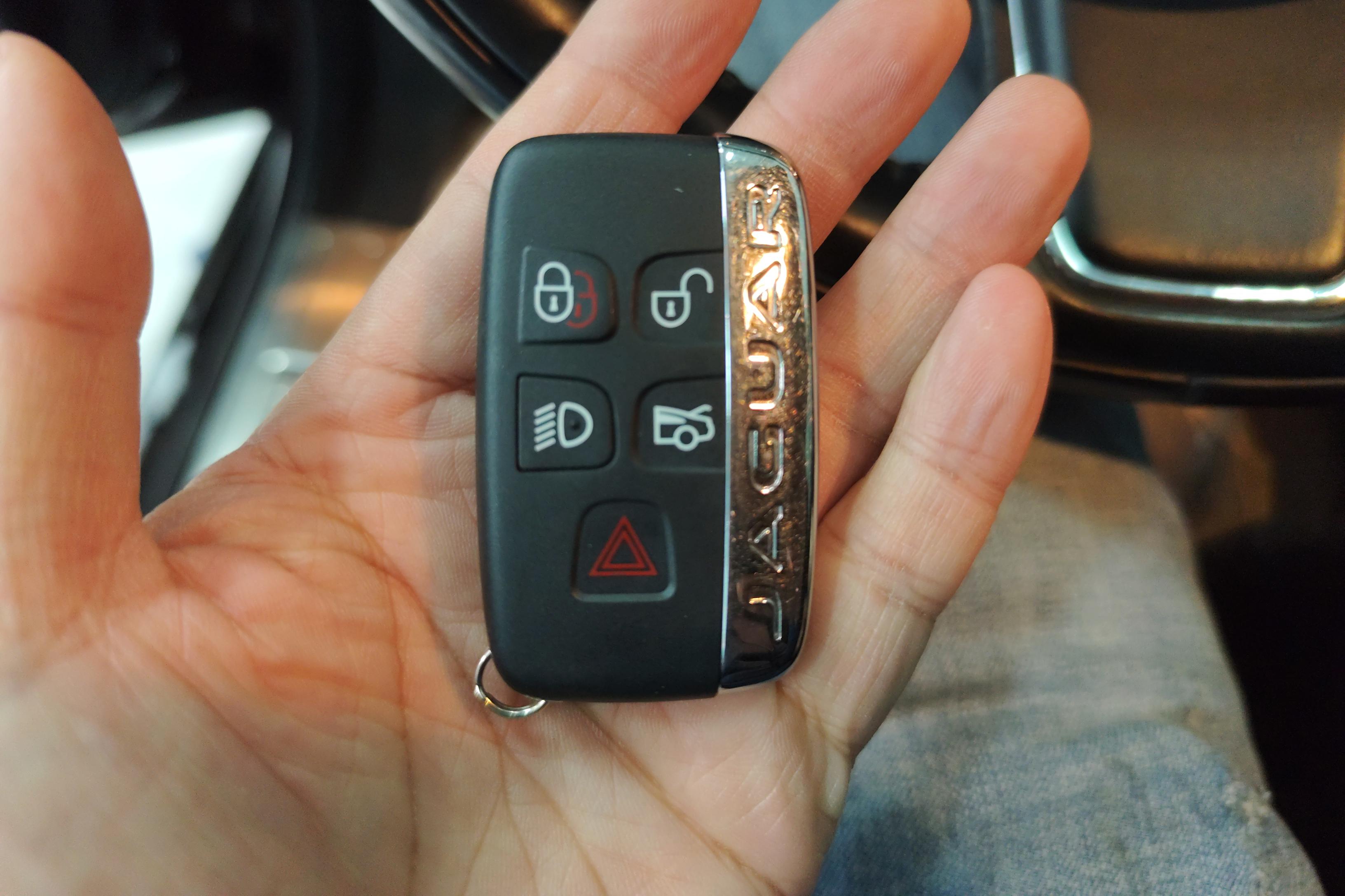 捷豹XJ L [进口] 2014款 3.0T 自动 汽油 全景商务版 (欧Ⅳ) 