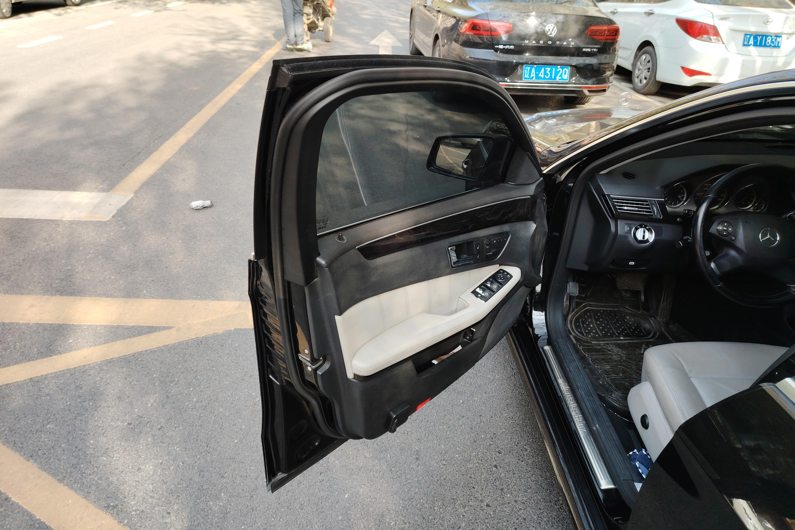 奔驰E级 E300 [进口] 2010款 3.0L 自动 汽油 优雅豪华型 