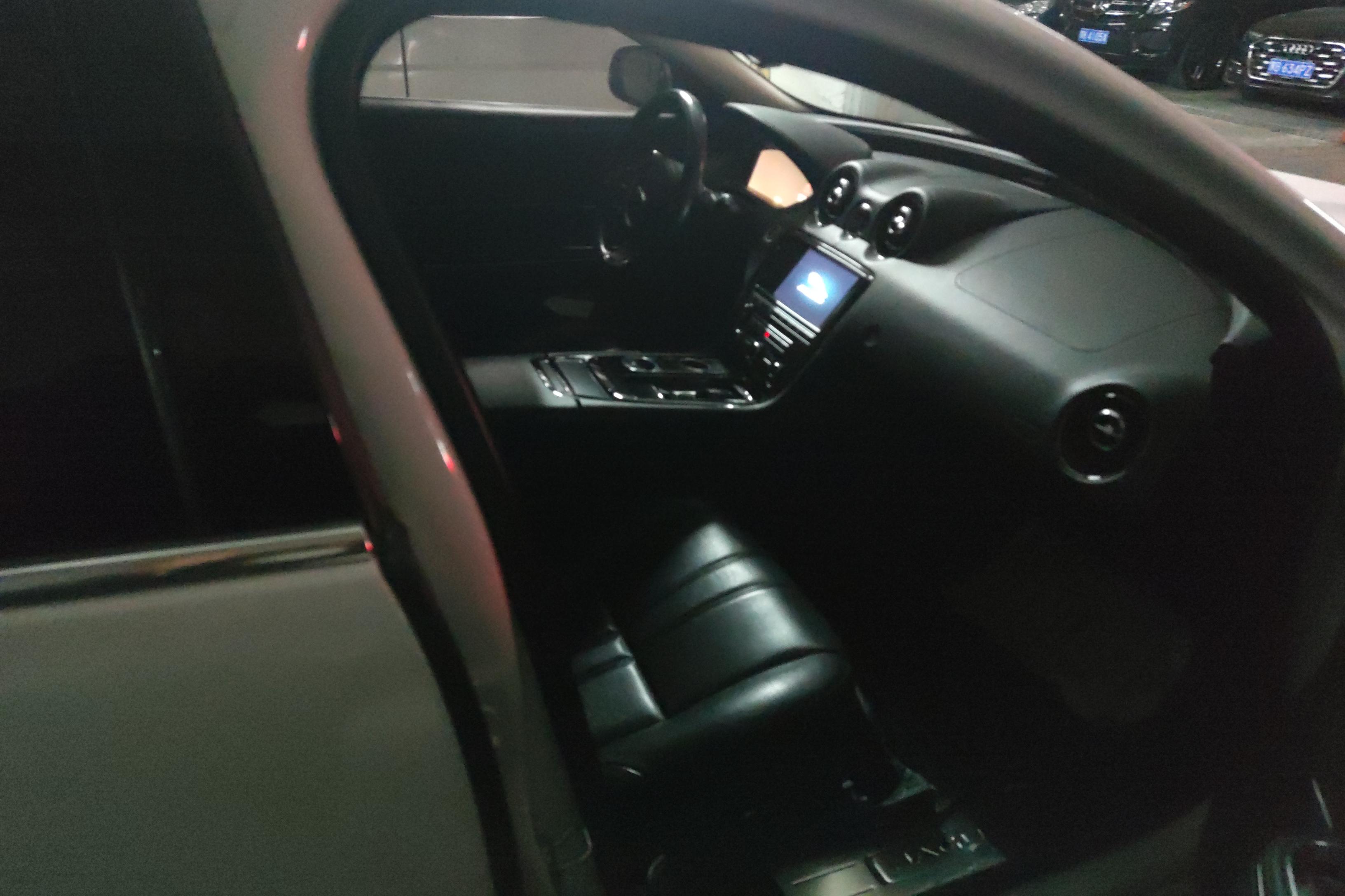 捷豹XJ L [进口] 2016款 3.0T 自动 汽油 典雅商务版 