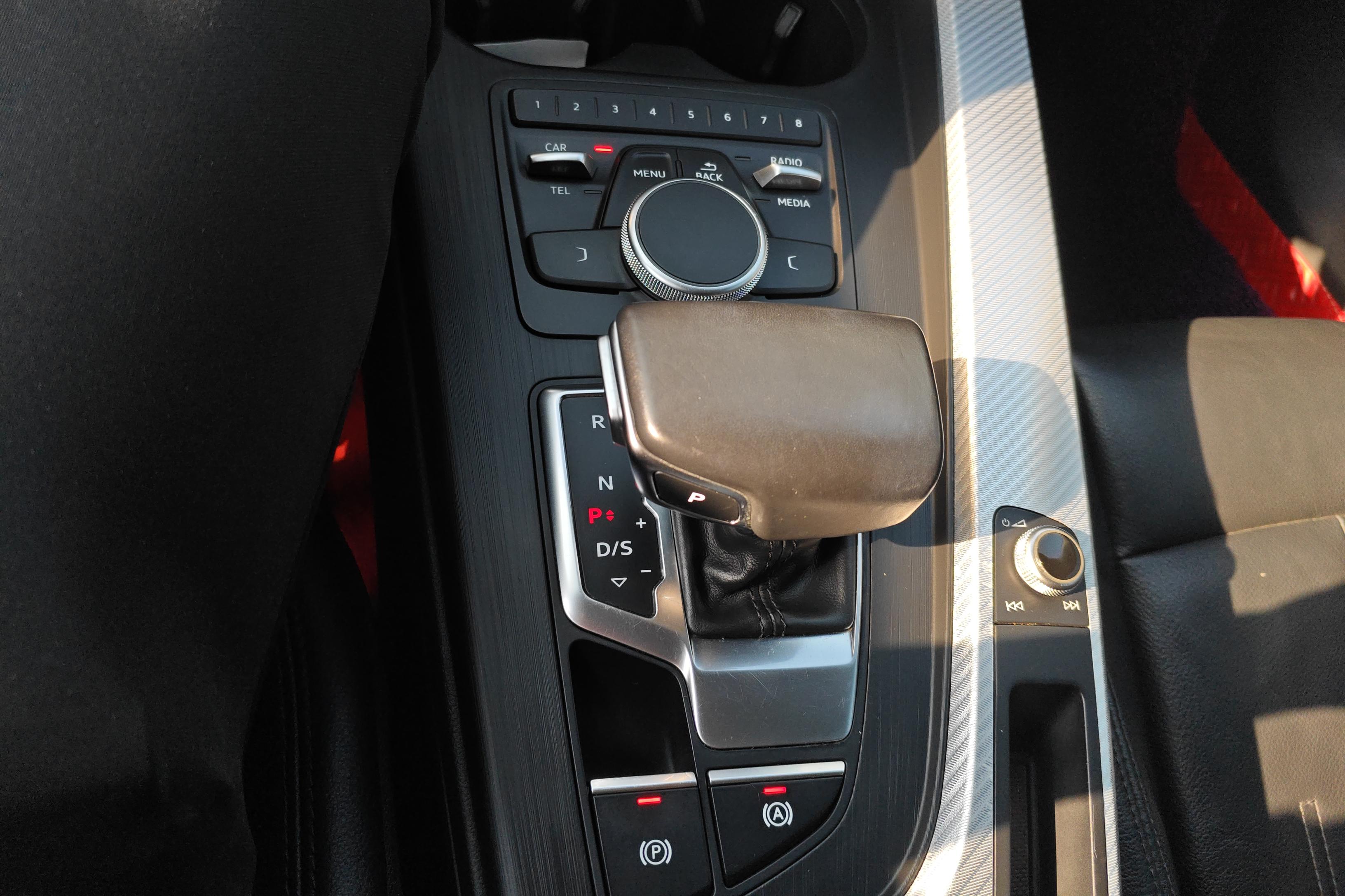 奥迪A4L 2017款 2.0T 自动 时尚型 (国Ⅴ) 