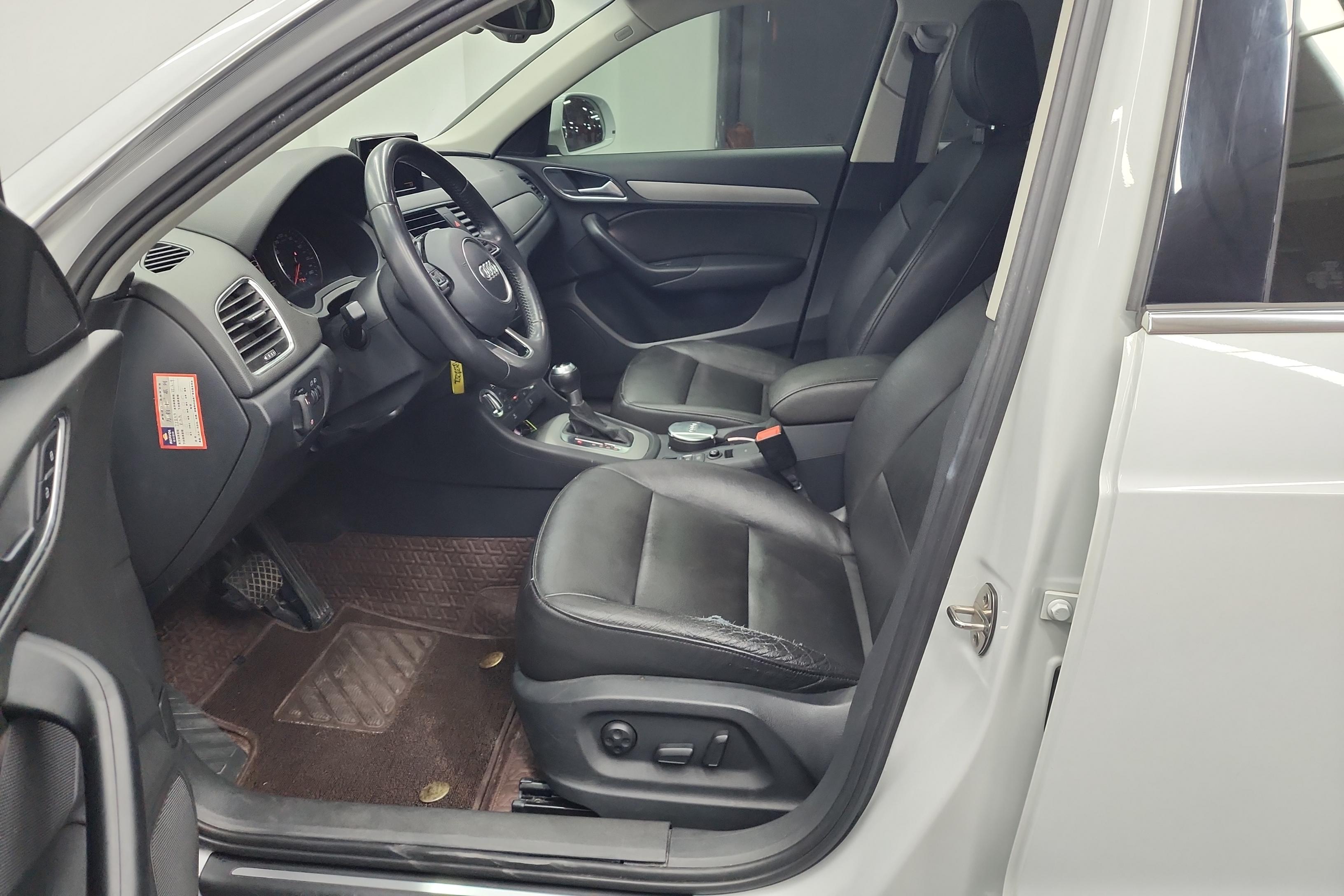 奥迪Q3 35TFSI 2013款 2.0T 自动 前驱 进取型 (国Ⅳ) 
