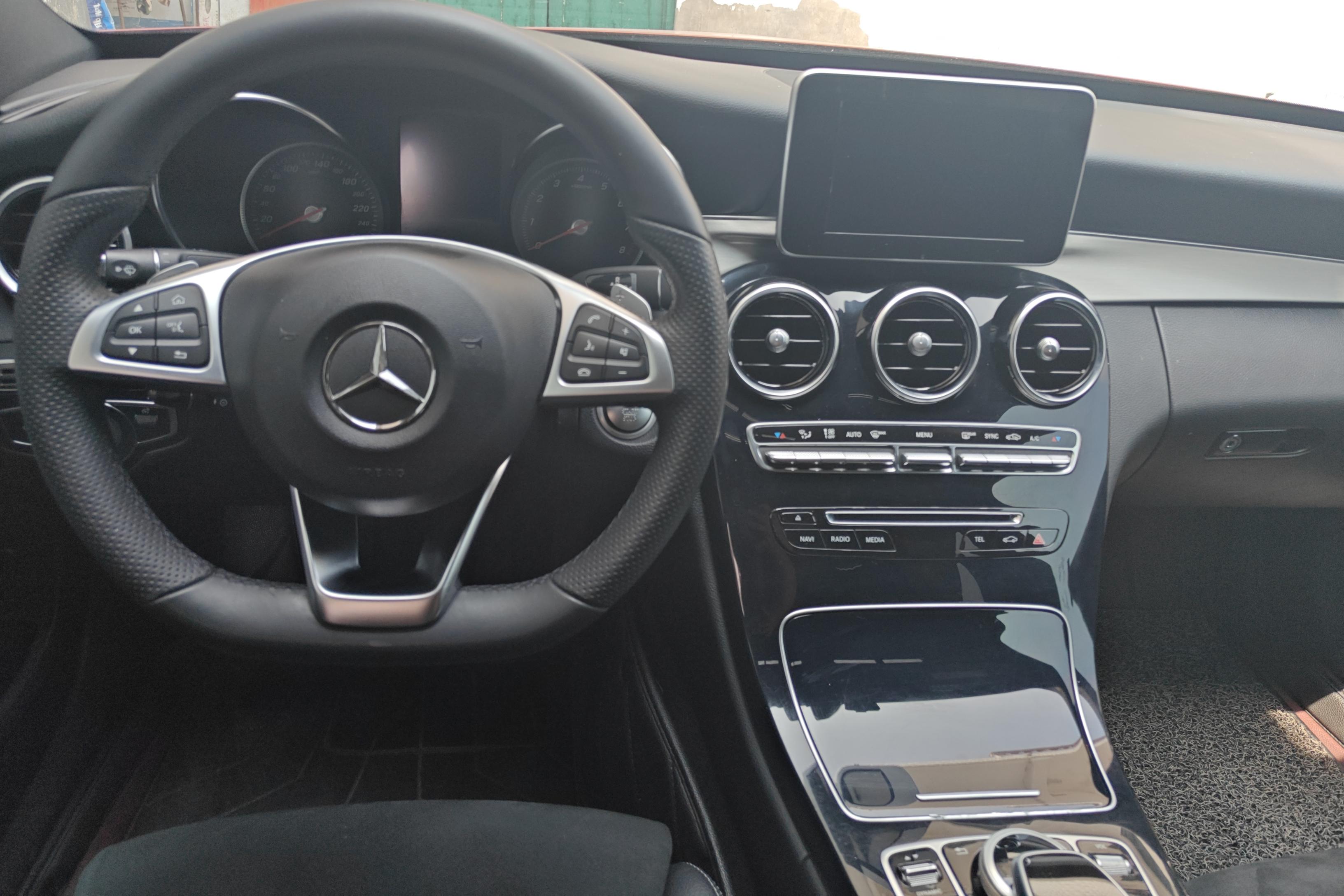 奔驰C级 C200 2018款 2.0T 自动 运动版 (国Ⅴ) 
