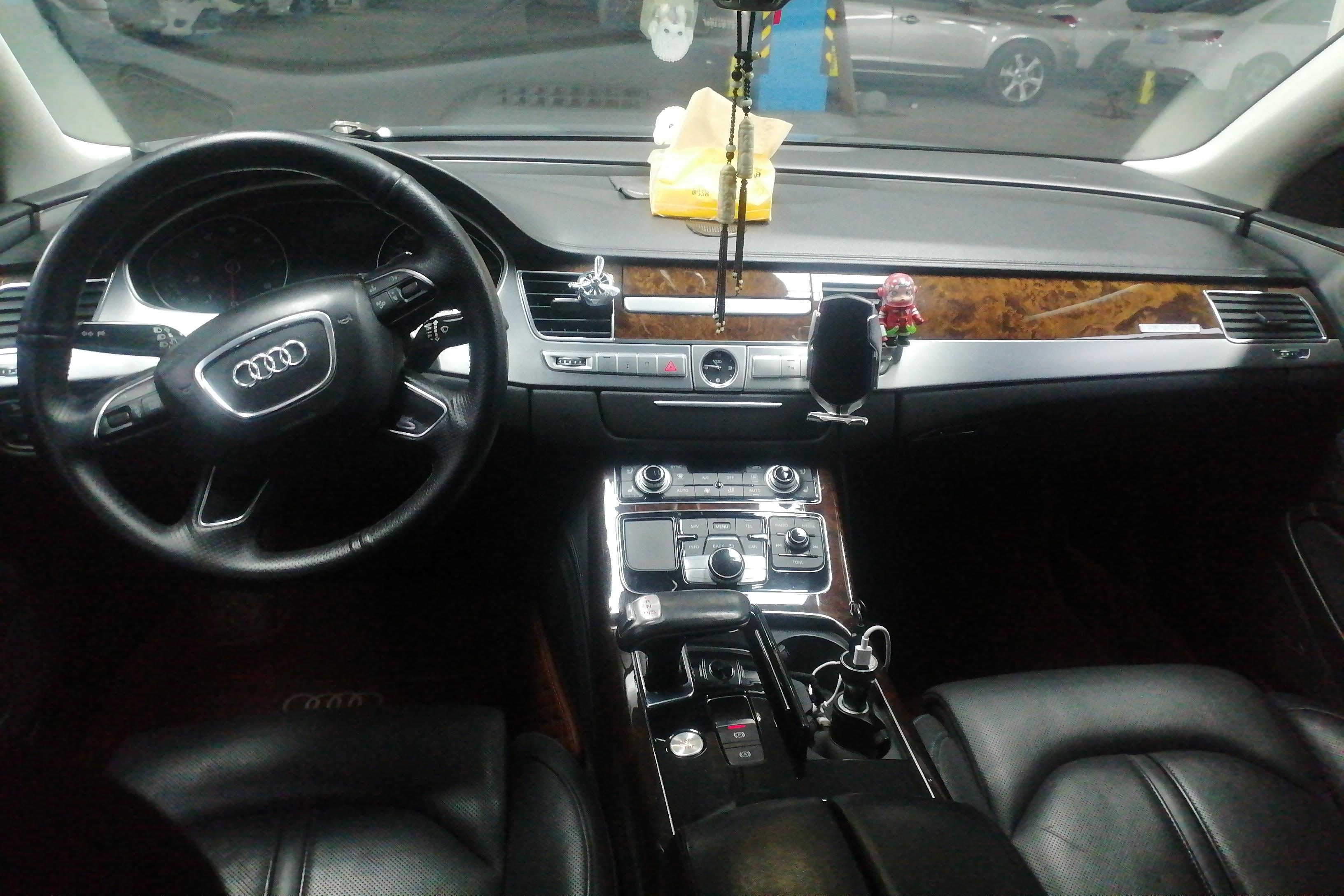 奥迪A8L 45 [进口] 2014款 3.0T 自动 汽油 豪华型 