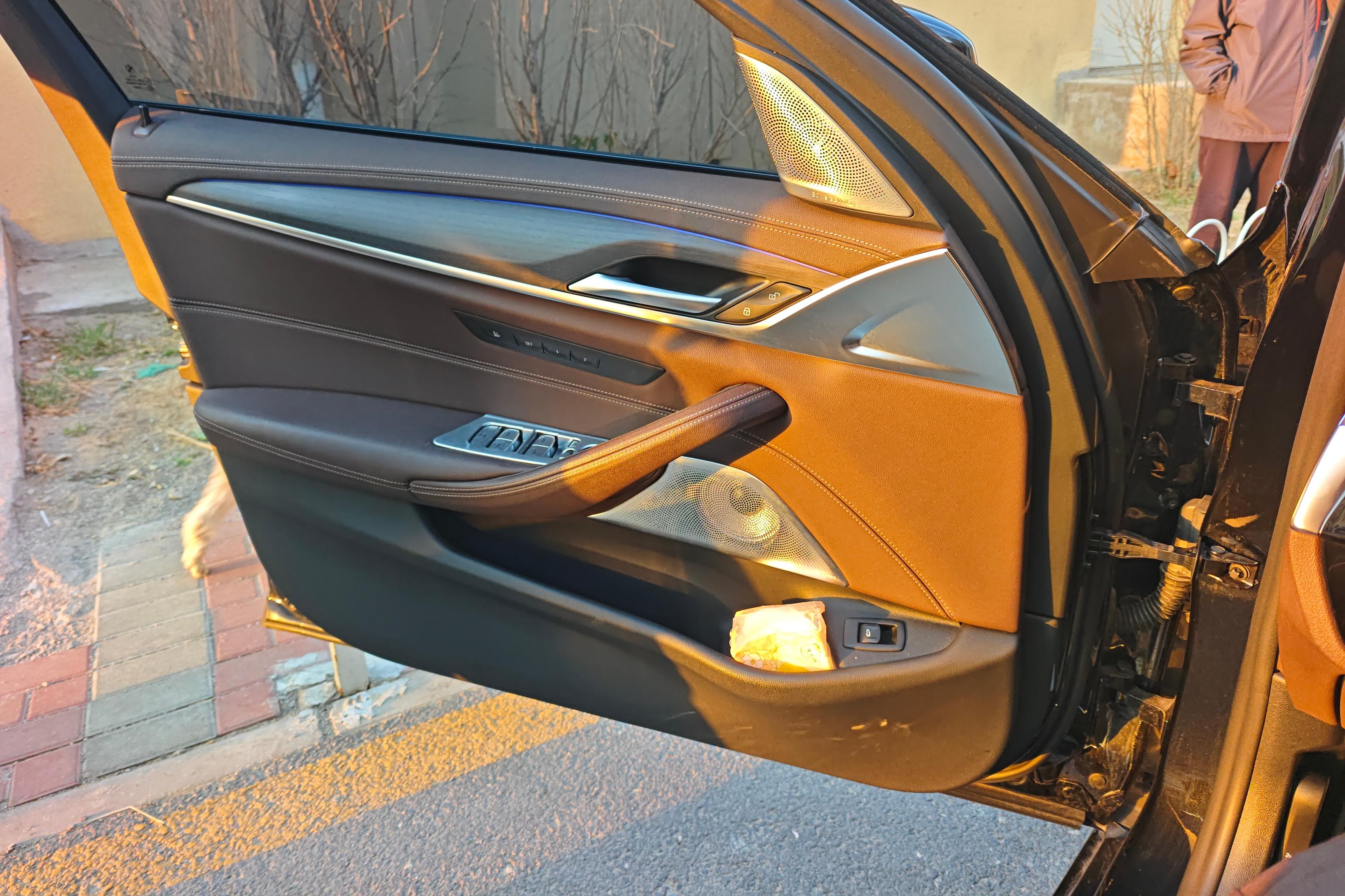 宝马5系 530Li 2021款 2.0T 自动 汽油 尊享型M运动套装 (国Ⅵ) 