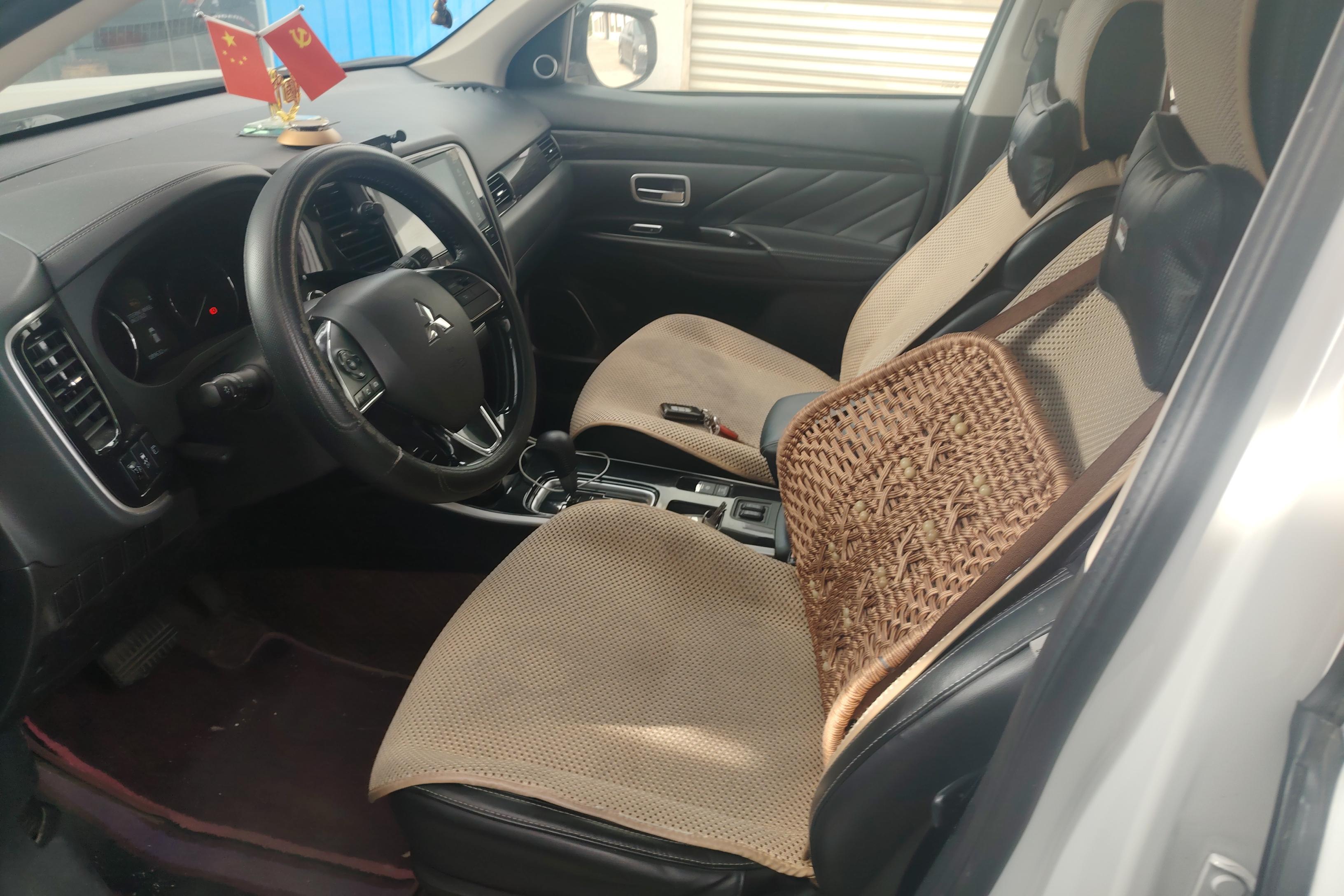 三菱欧蓝德 2019款 2.0L 自动 畅享版 (国Ⅵ) 