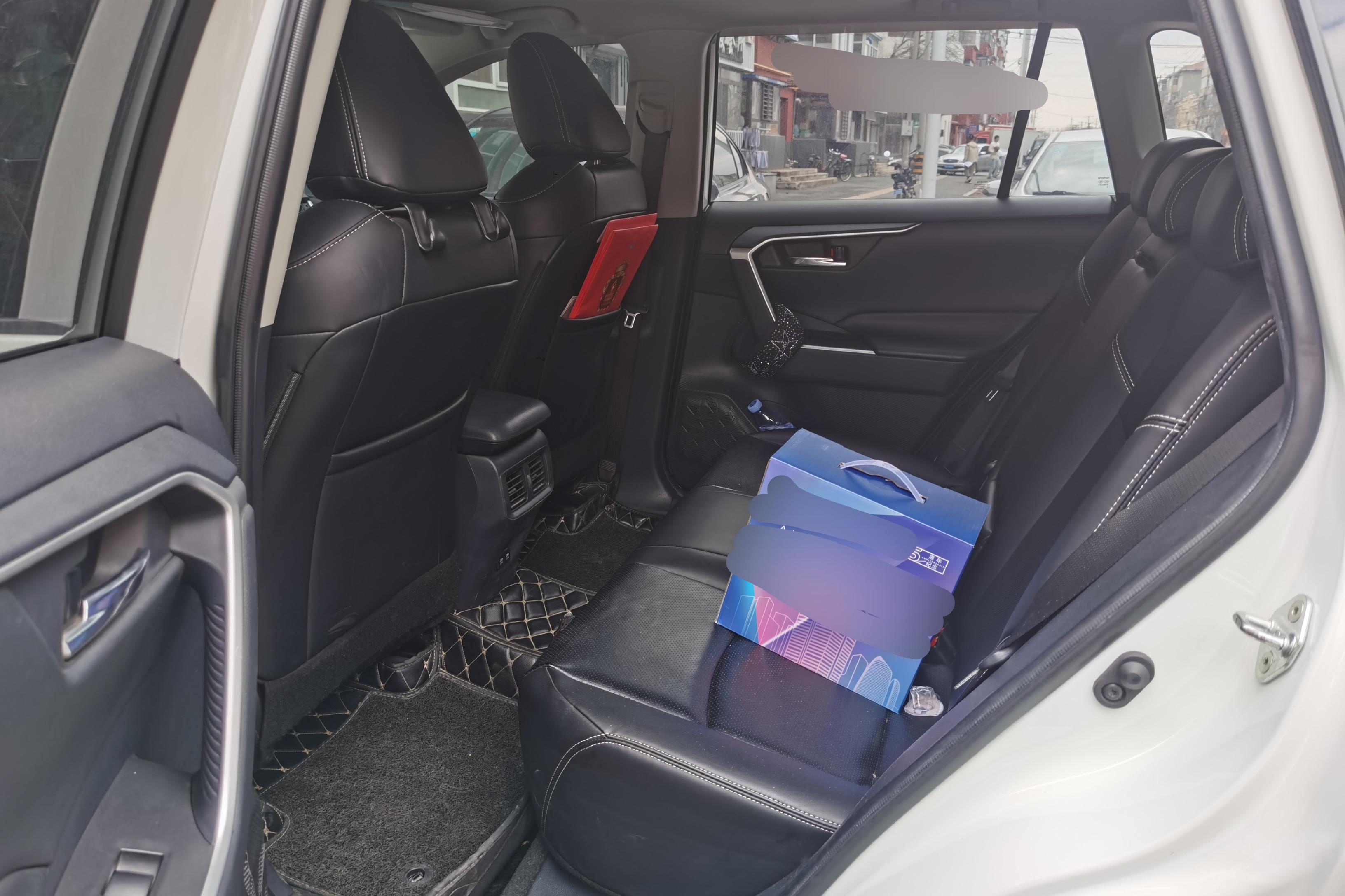 丰田RAV4 2020款 2.0L 自动 前驱 风尚PLUS版 (国Ⅵ) 