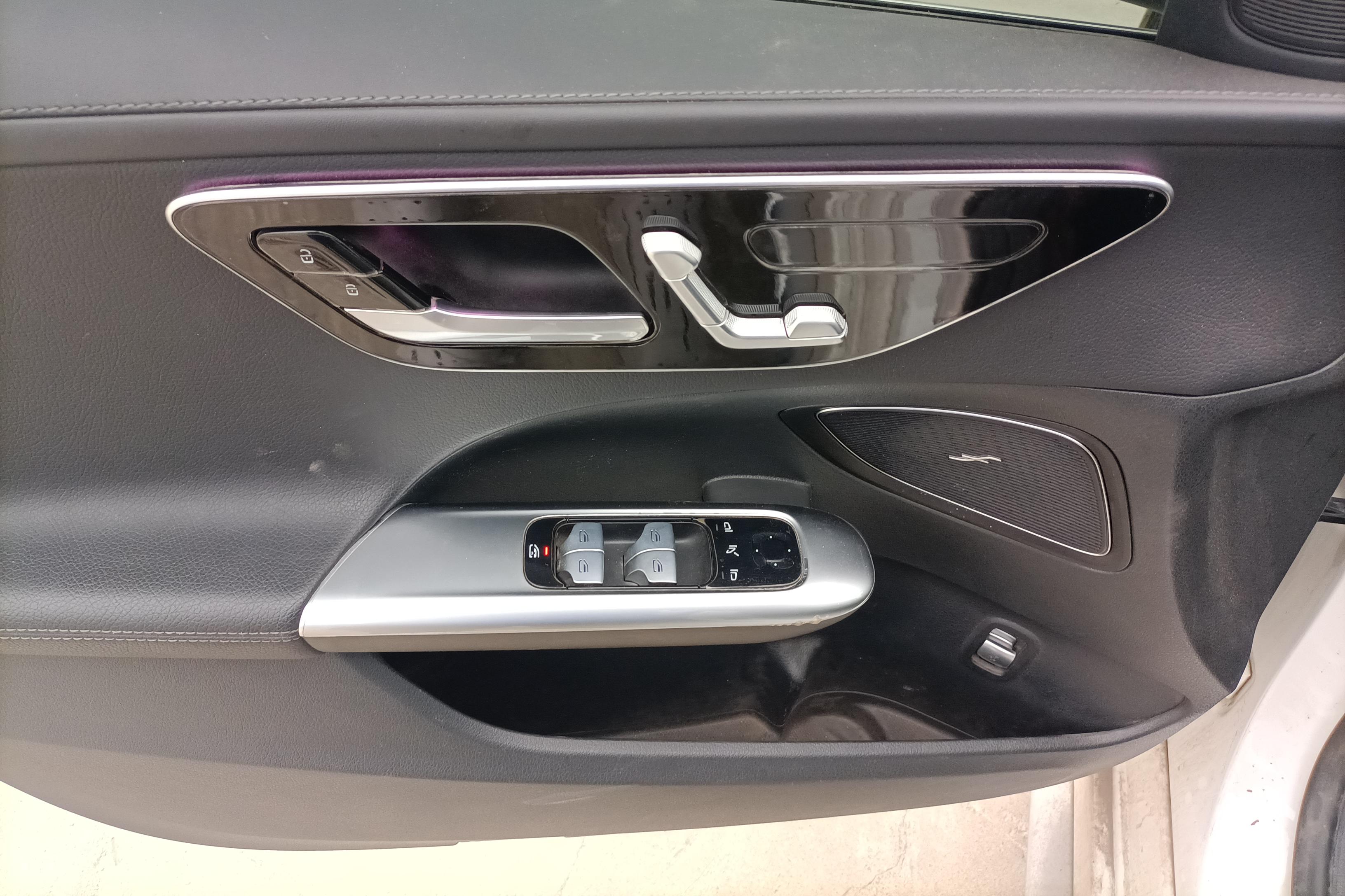 奔驰C级 C200L 2022款 1.5T 自动 改款运动版 (国Ⅵ) 