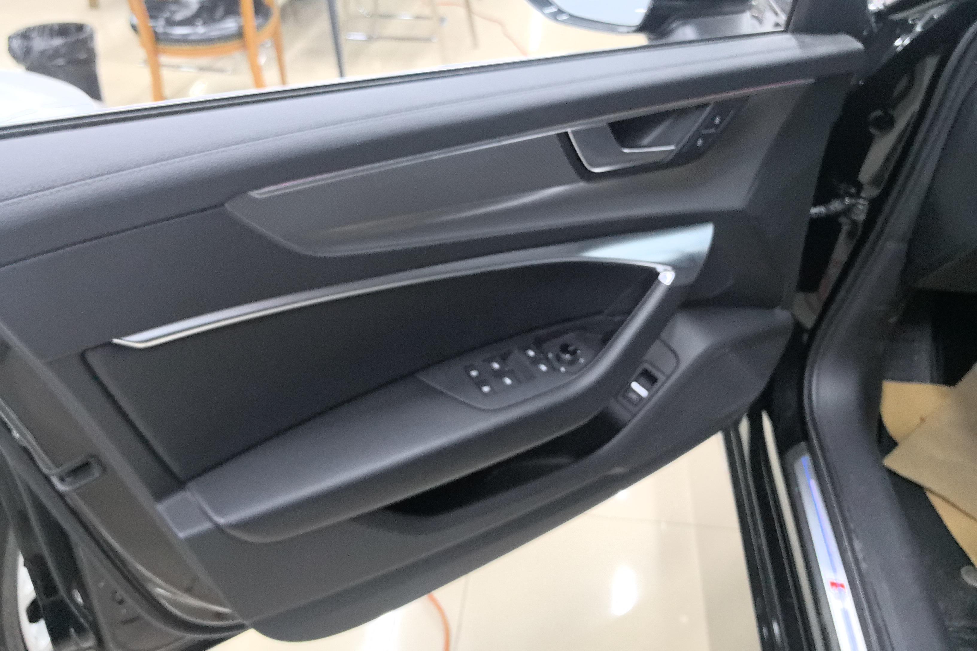 奥迪A6L 45TFSI 2022款 2.0T 自动 臻选动感型 (国Ⅵ) 
