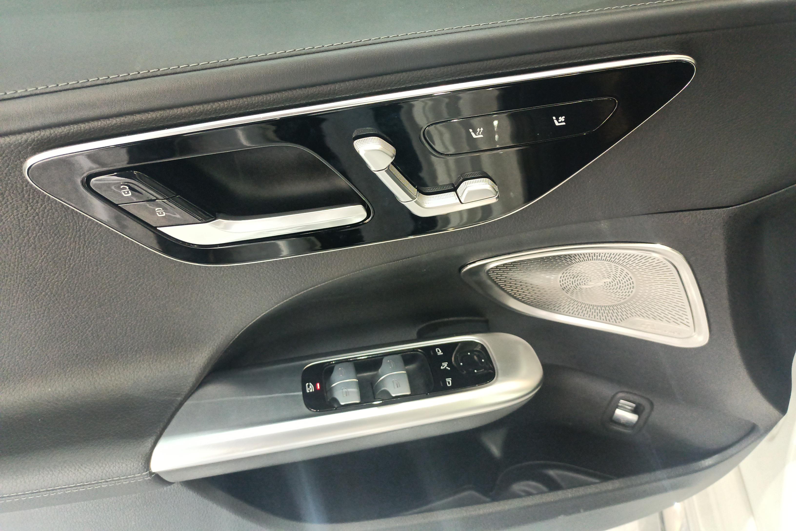 奔驰C级 C260L 2022款 1.5T 自动 运动版 (国Ⅵ) 